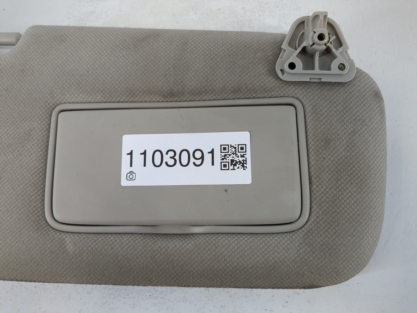 2013-2019 Nissan Sentra Sun Visor Shade Replacement Driver Left Mirror Fits Fits 2012 2013 2014 2015 2016 2017 2018 2019 OEM Used Auto Parts - Oemusedautoparts1.com