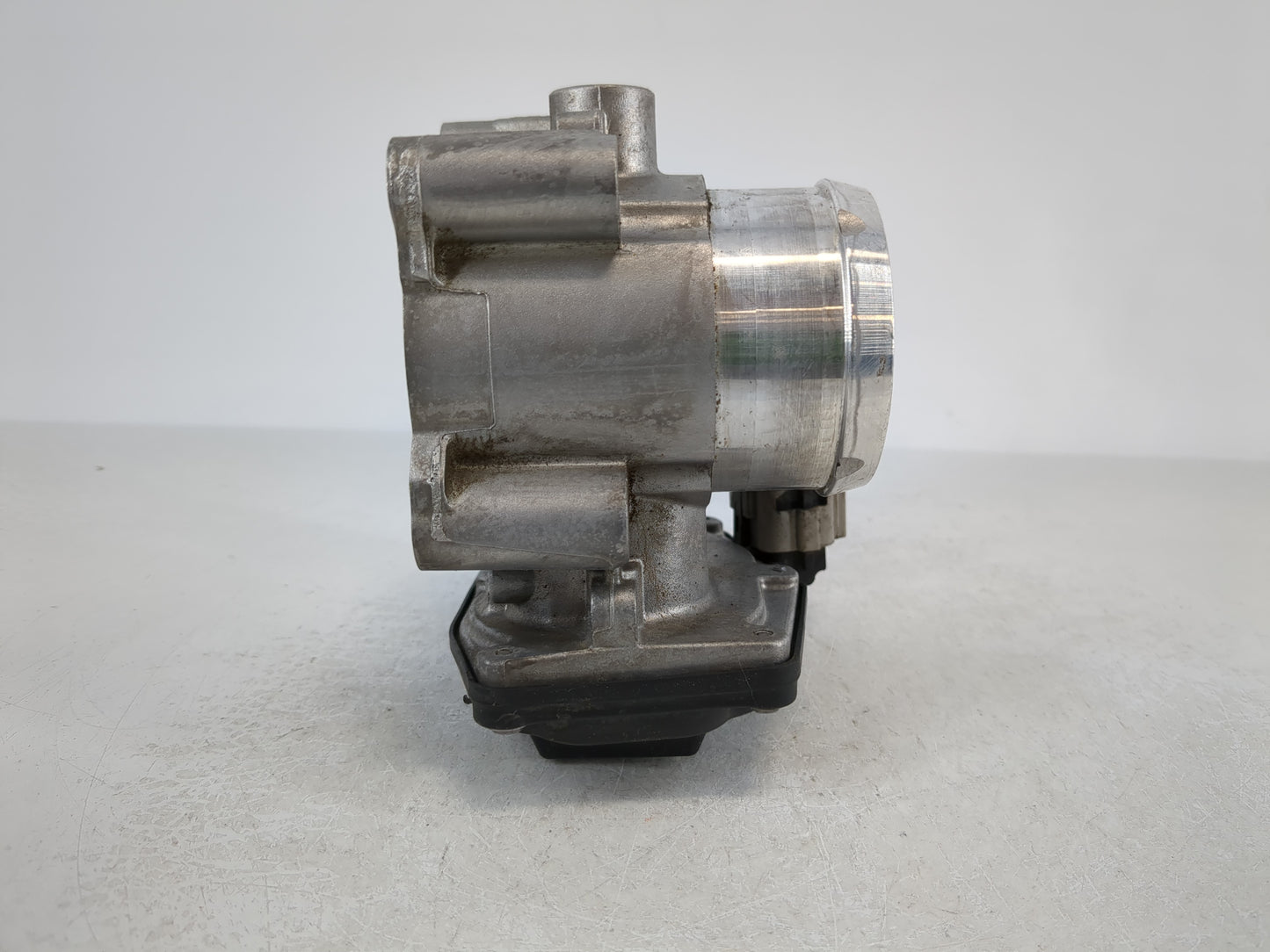 2014-2020 Ford Fusion Throttle Body P/N:DS7G-9F991-CA Fits Fits 2014 2015 2016 2017 2018 2019 2020 OEM Used Auto Parts