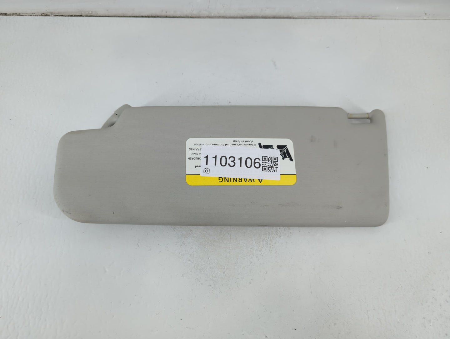 2011-2018 Volkswagen Jetta Sun Visor Shade Replacement Passenger Right Mirror Fits Fits 2011 2012 2013 2014 2015 2016 2017 2018 OEM Used Auto Parts - Oemusedautoparts1.com