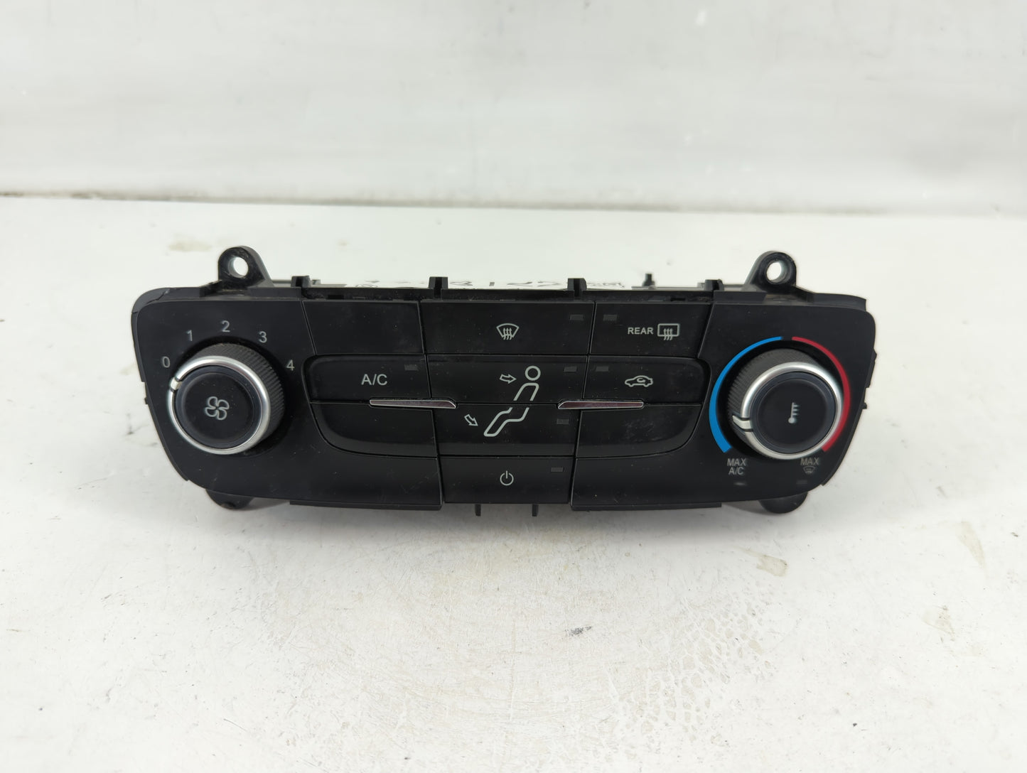 2015-2018 Ford Focus Climate Control Module Temperature AC/Heater Replacement P/N:F1ET-19980-JJ Fits Fits 2015 2016 2017 2018 OEM Used Auto Parts