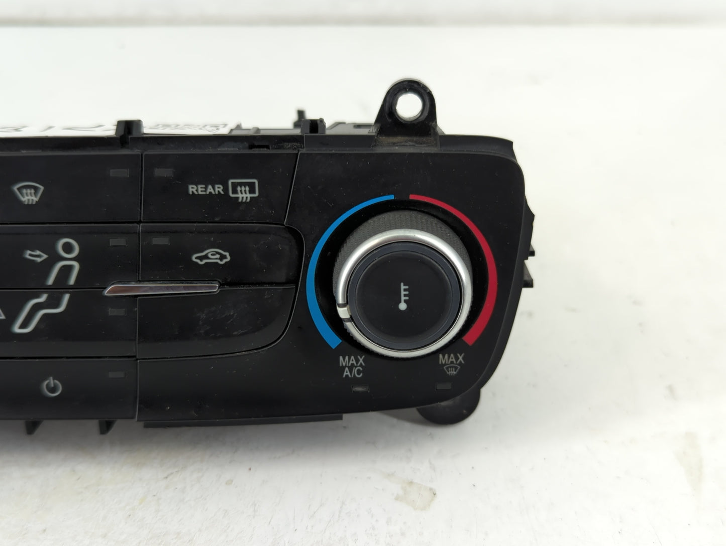2015-2018 Ford Focus Climate Control Module Temperature AC/Heater Replacement P/N:F1ET-19980-JJ Fits Fits 2015 2016 2017 2018 OEM Used Auto Parts