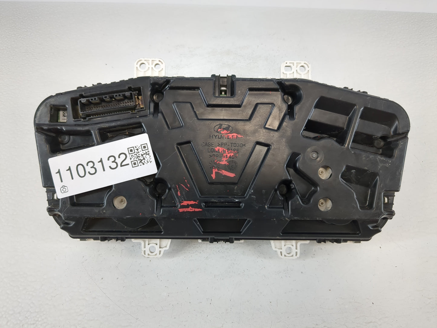 2016-2017 Hyundai Sonata Instrument Cluster Speedometer Gauges P/N:94001-C2200 Fits Fits 2016 2017 OEM Used Auto Parts - Oemusedautoparts1.com