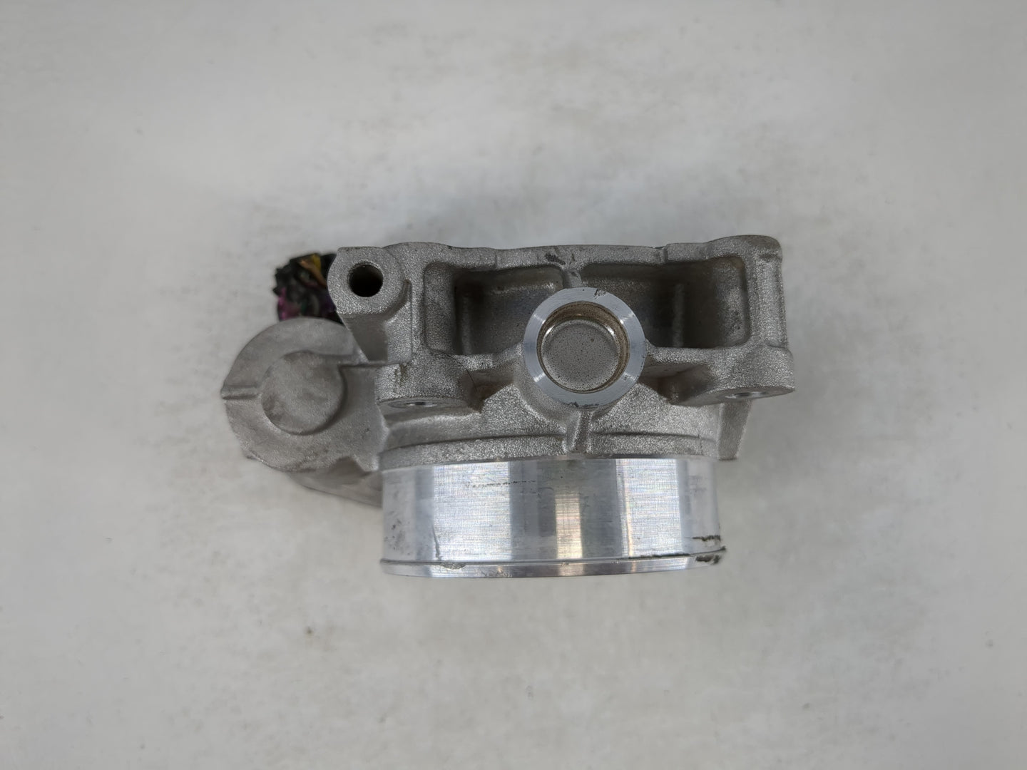 2007-2011 Cadillac Srx Throttle Body P/N:F00H600073 Fits Fits 2007 2008 2009 2010 2011 2012 OEM Used Auto Parts - Oemusedautoparts1.com