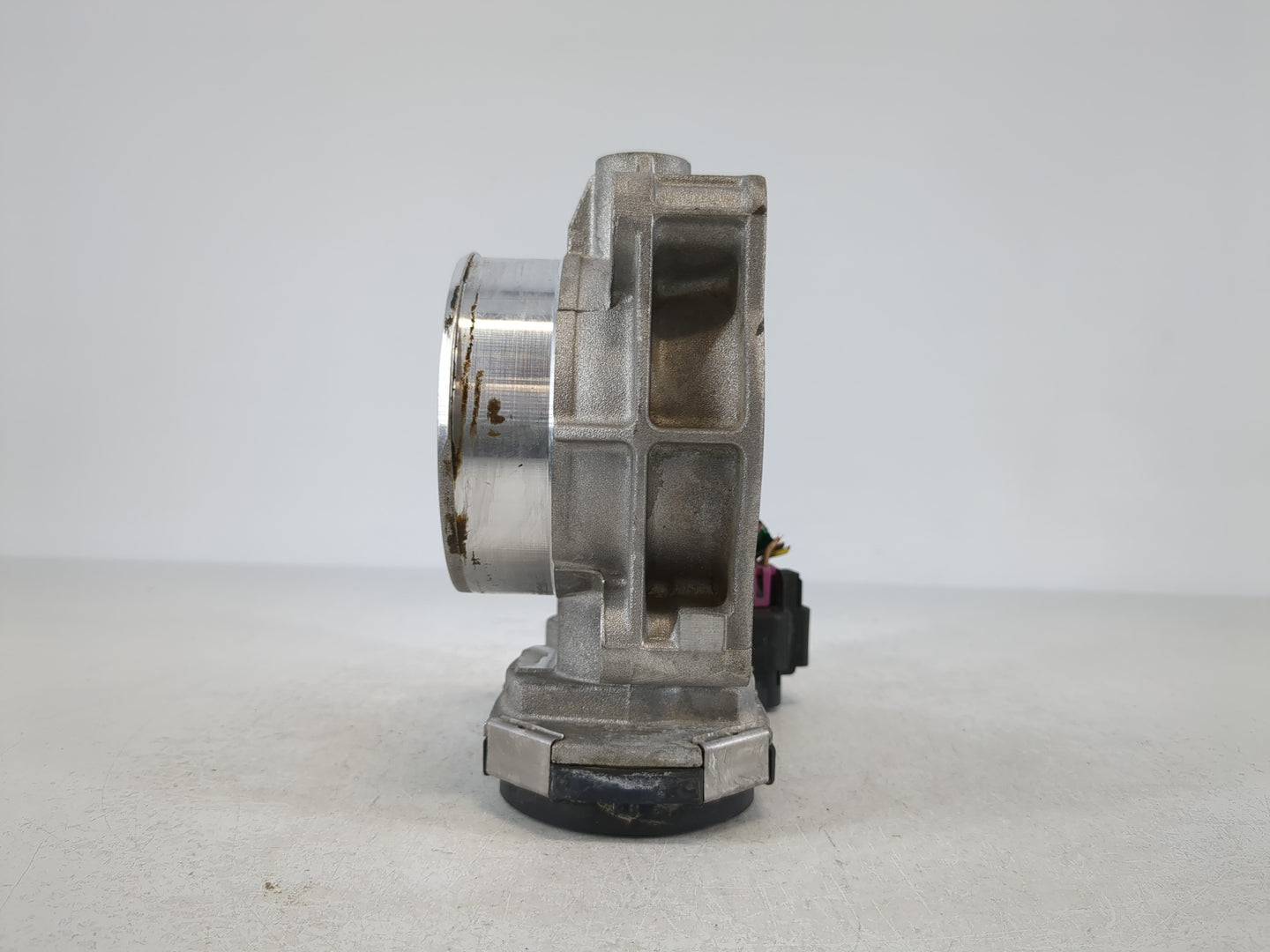 2007-2011 Cadillac Srx Throttle Body P/N:F00H600073 Fits Fits 2007 2008 2009 2010 2011 2012 OEM Used Auto Parts - Oemusedautoparts1.com