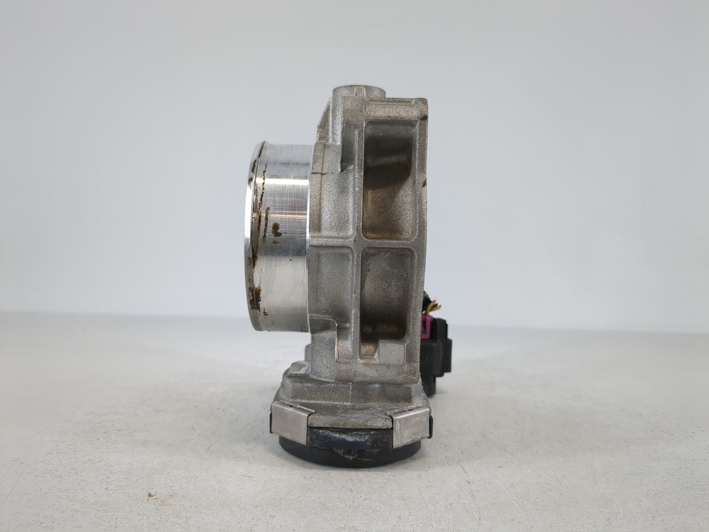 2007-2011 Cadillac Srx Throttle Body P/N:F00H600073 Fits Fits 2007 2008 2009 2010 2011 2012 OEM Used Auto Parts - Oemusedautoparts1.com