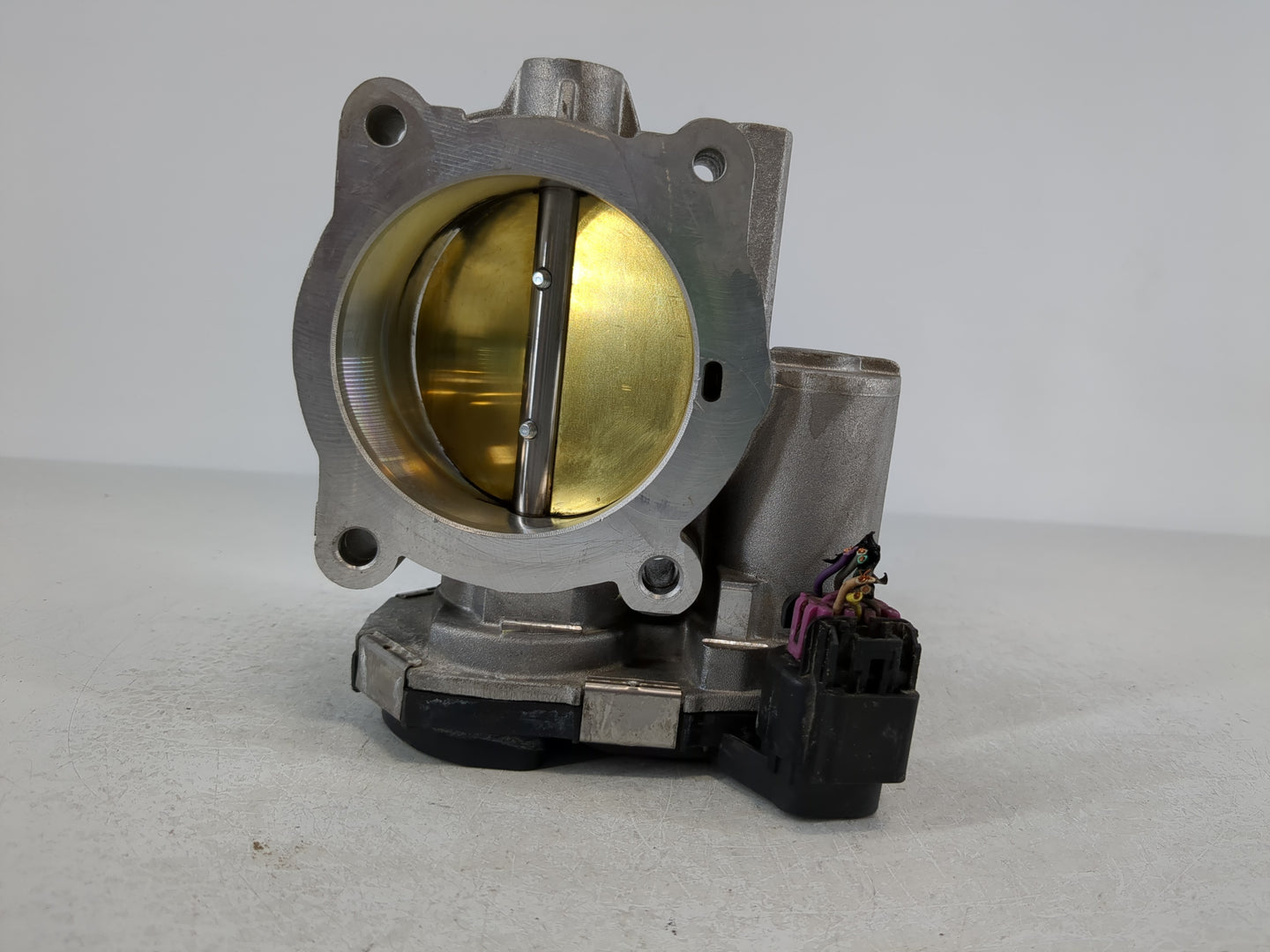 2007-2011 Cadillac Srx Throttle Body P/N:F00H600073 Fits Fits 2007 2008 2009 2010 2011 2012 OEM Used Auto Parts - Oemusedautoparts1.com