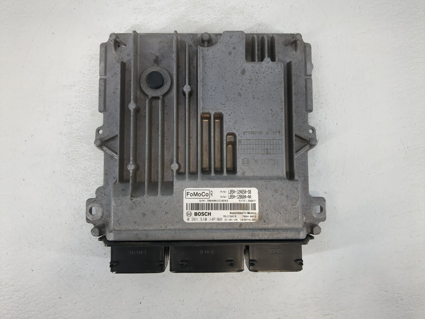 2020-2022 Ford Explorer PCM Engine Control Computer ECU ECM PCU OEM P/N:LB5A-12A650-SB Fits Fits 2020 2021 2022 OEM Used Auto Parts - Oemusedautoparts1.com