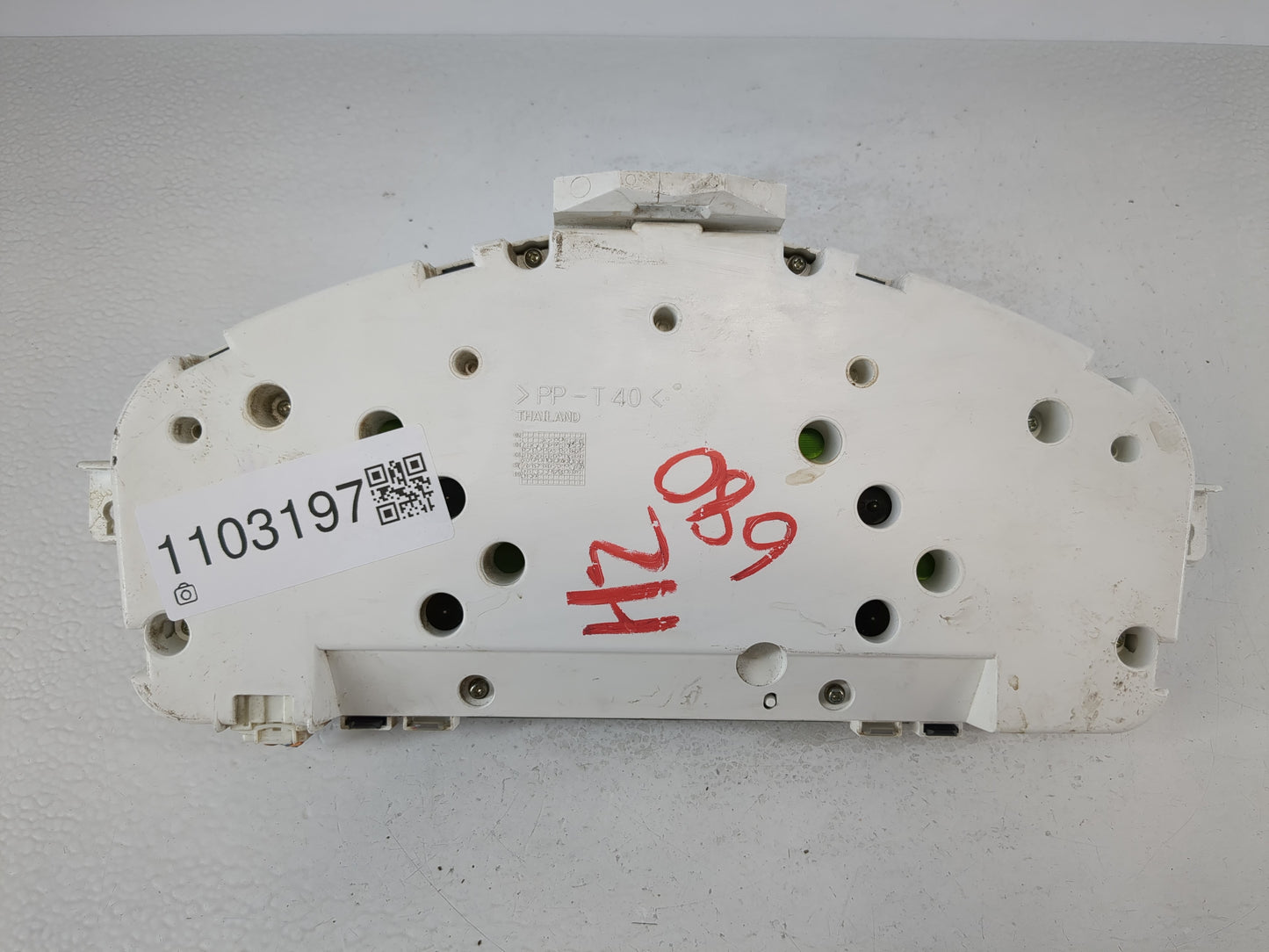 2010 Volvo V70 Instrument Cluster Speedometer Gauges P/N:91254830 Fits Fits 2009 2011 2012 2013 OEM Used Auto Parts - Oemusedautoparts1.com