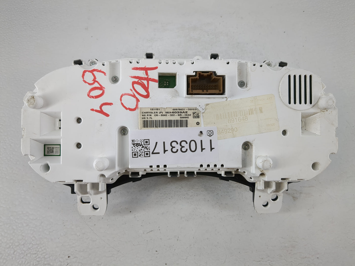 2015 Jeep Grand Cherokee Instrument Cluster Speedometer Gauges P/N:58994E CR-0042-322-NR-CEAE Fits OEM Used Auto Parts - Oemusedautoparts1.com