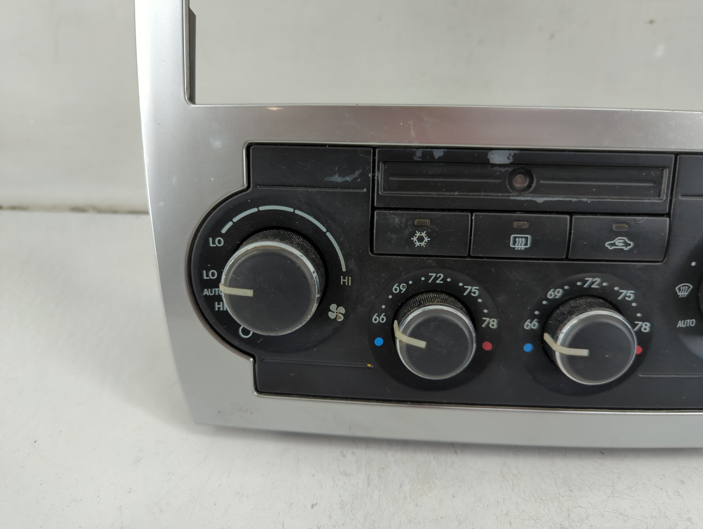 2005-2007 Chrysler 300 Climate Control Module Temperature AC/Heater Replacement P/N:P04596495AH Fits Fits 2005 2006 2007 OEM Used Auto Parts