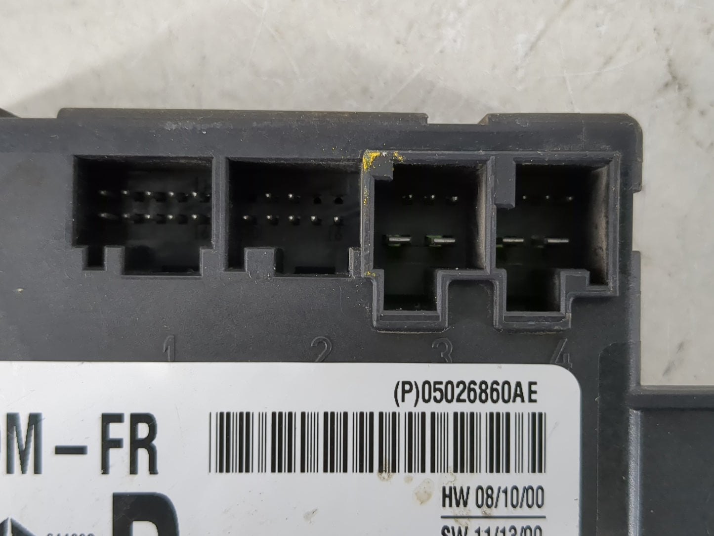 Dodge Caravan Chassis Control Module Ccm Bcm Body Control 05026860ae