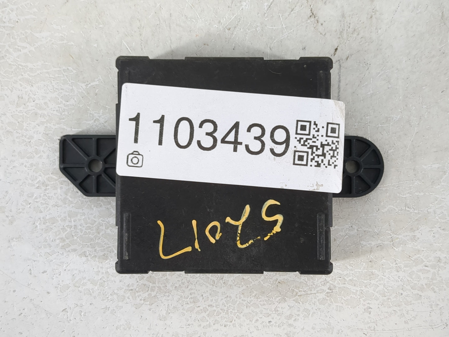 Dodge Caravan Chassis Control Module Ccm Bcm Body Control 05026860ae