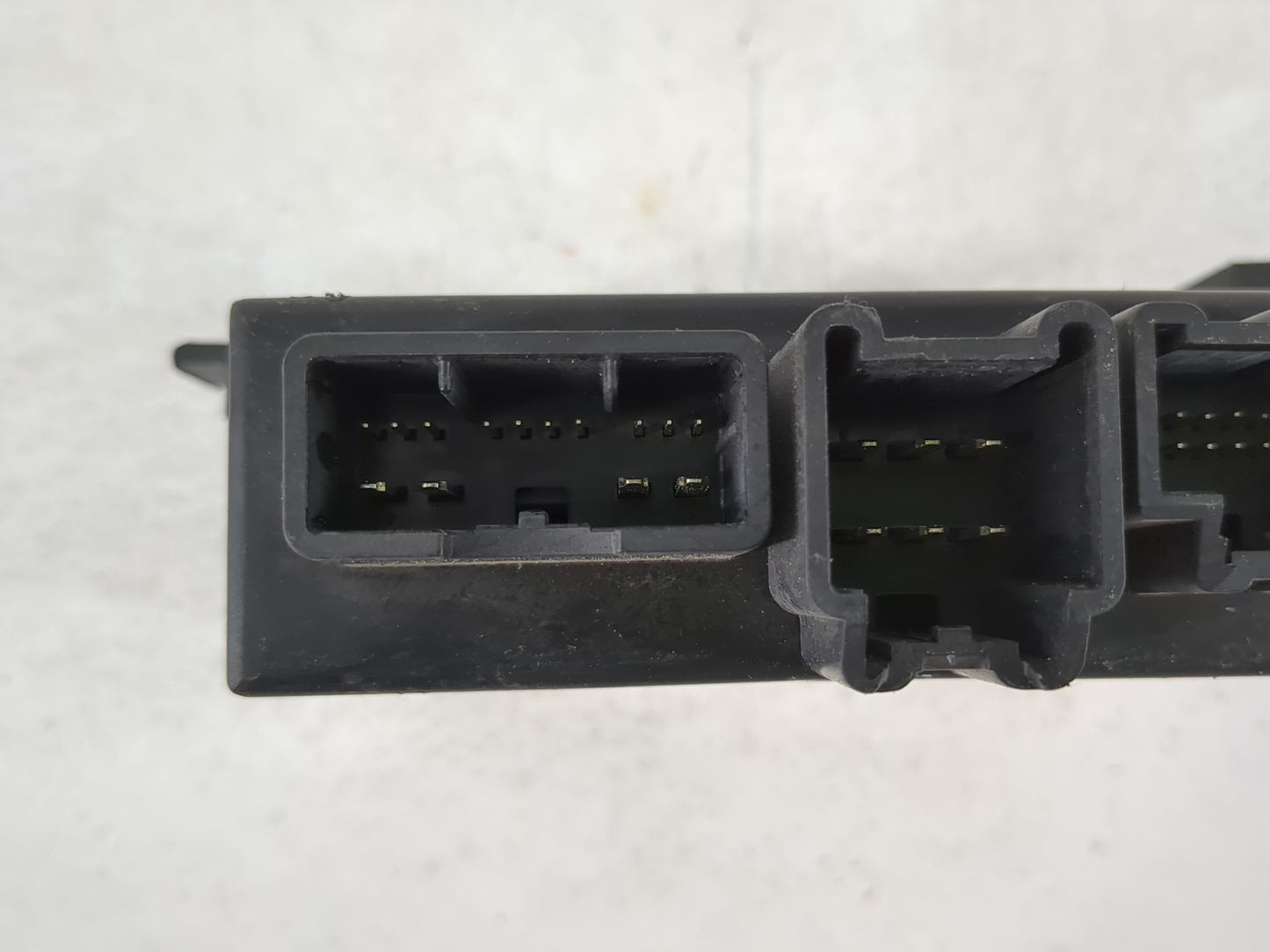 2010-2014 Cadillac Cts Chassis Control Module Ccm Bcm Body Control