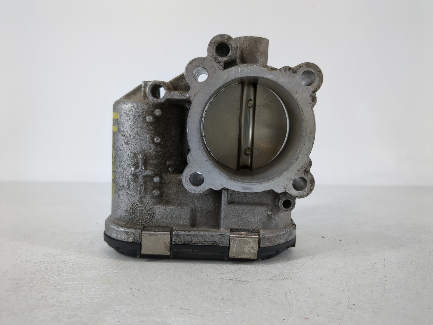 2013-2014 Ford Fusion Throttle Body P/N:7S7G-9F991-CA Fits Fits 2013 2014 2015 2016 2017 2018 2019 OEM Used Auto Parts - Oemusedautoparts1.com