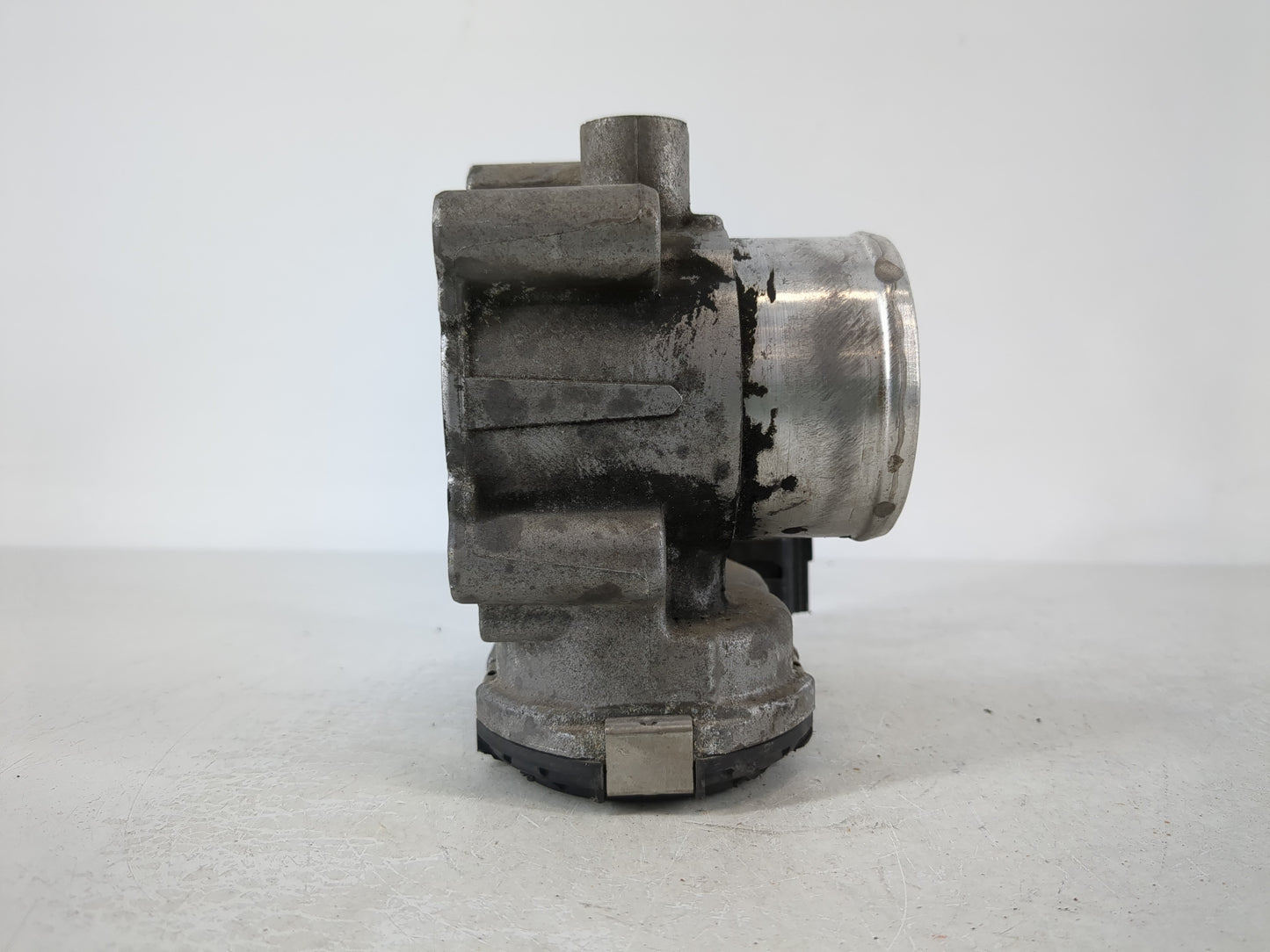 2013-2014 Ford Fusion Throttle Body P/N:7S7G-9F991-CA Fits Fits 2013 2014 2015 2016 2017 2018 2019 OEM Used Auto Parts - Oemusedautoparts1.com
