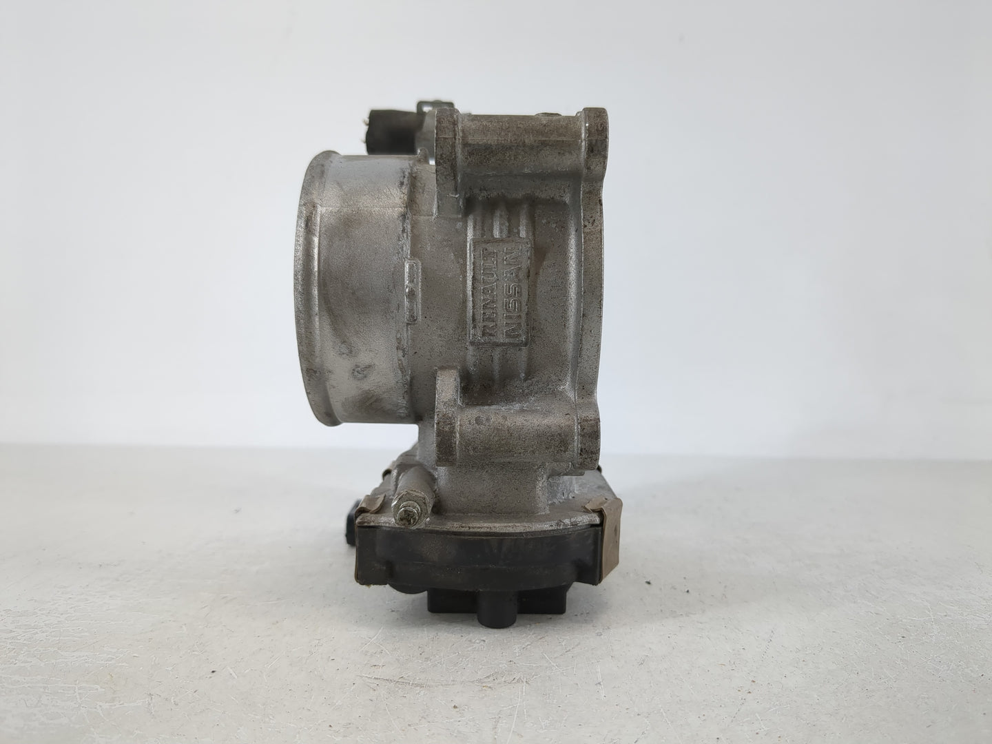 2016-2020 Infiniti Q50 Throttle Body P/N:RMEOO-52 Fits Fits 2016 2017 2018 2019 2020 OEM Used Auto Parts - Oemusedautoparts1.com