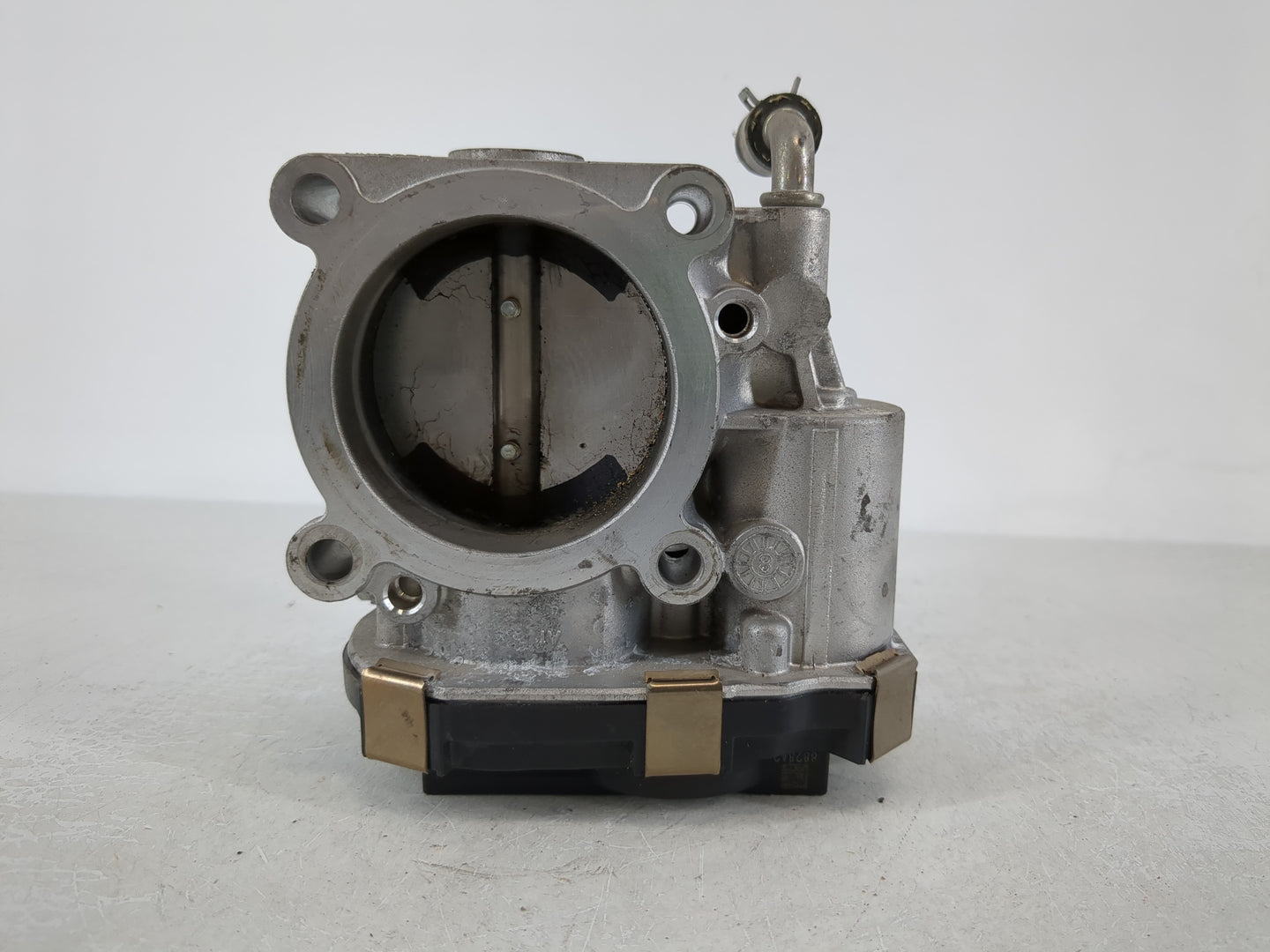 2016-2020 Infiniti Q50 Throttle Body P/N:RMEOO-52 Fits Fits 2016 2017 2018 2019 2020 OEM Used Auto Parts - Oemusedautoparts1.com