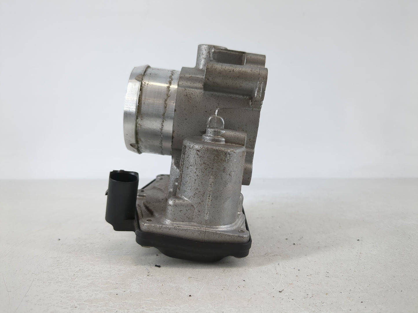 2014-2020 Ford Fusion Throttle Body P/N:DS7G-9F991-BB Fits Fits 2014 2015 2016 2017 2018 2019 2020 OEM Used Auto Parts