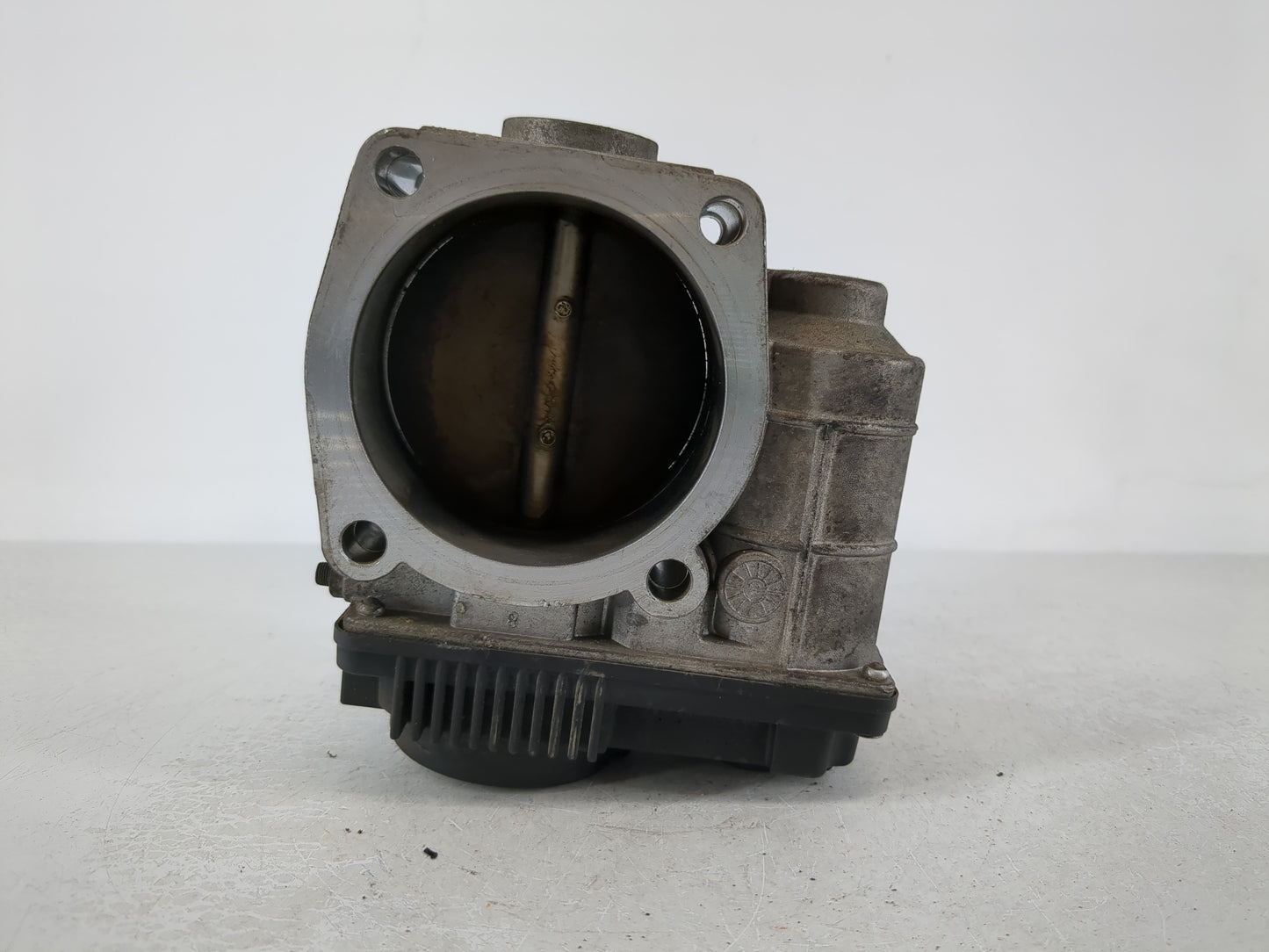 2002-2006 Nissan Maxima Throttle Body P/N:RME70-04 Fits Fits 2002 2003 2004 2005 2006 OEM Used Auto Parts - Oemusedautoparts1.com