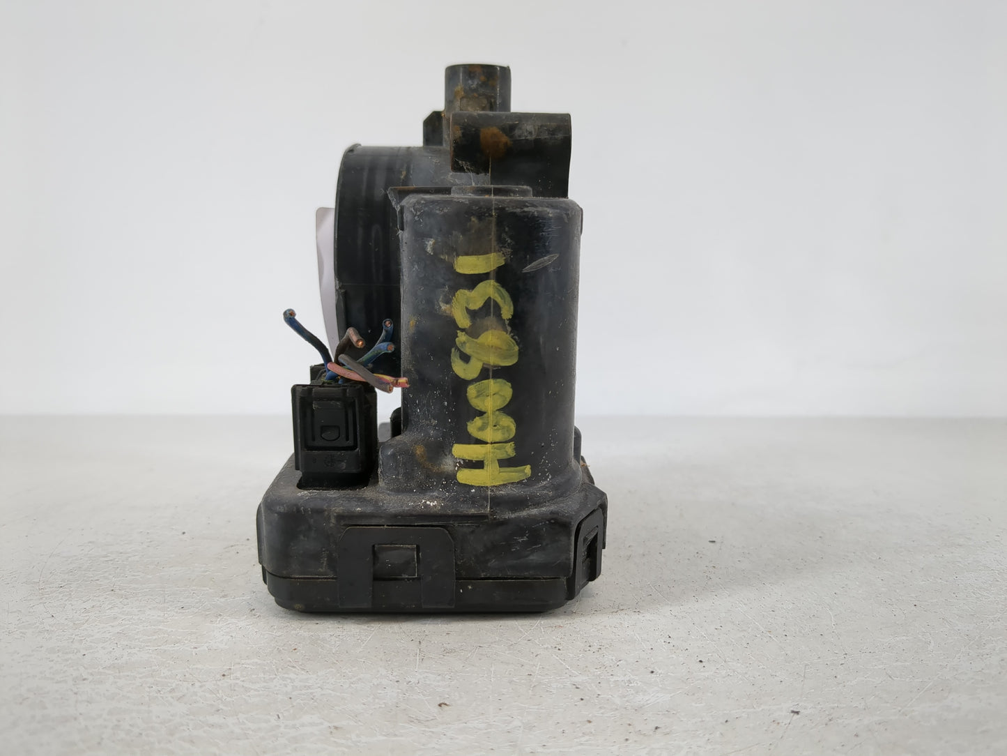 2008 Dodge Caravan Throttle Body P/N:04593858AA Fits Fits 2009 2010 2011 OEM Used Auto Parts