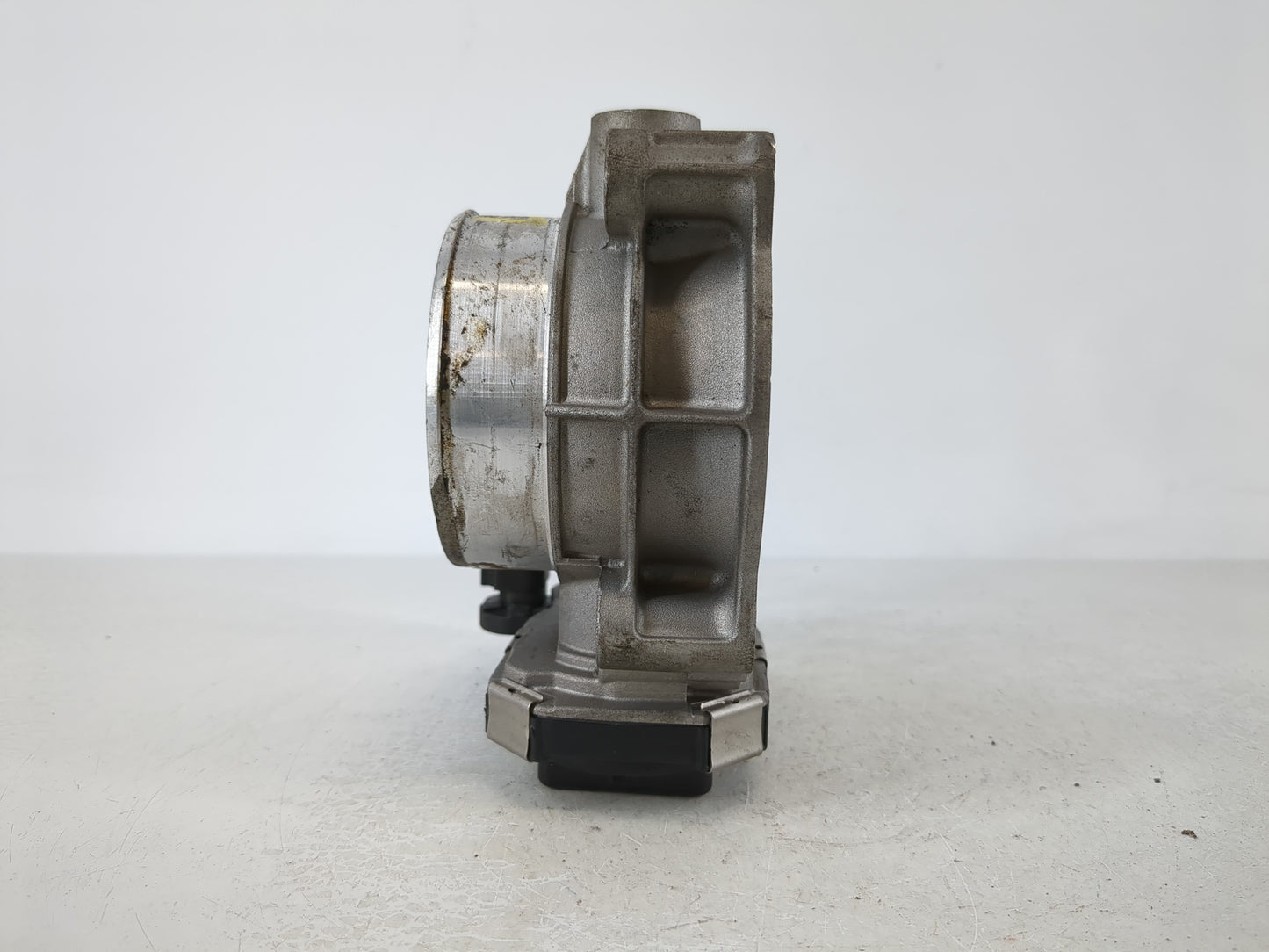 2017-2022 Chevrolet Traverse Throttle Body P/N:12632172BA Fits Fits 2012 2013 2014 2015 2016 2017 2018 2019 2020 2021 2022 OEM Used Auto Parts - Oemusedautoparts1.com