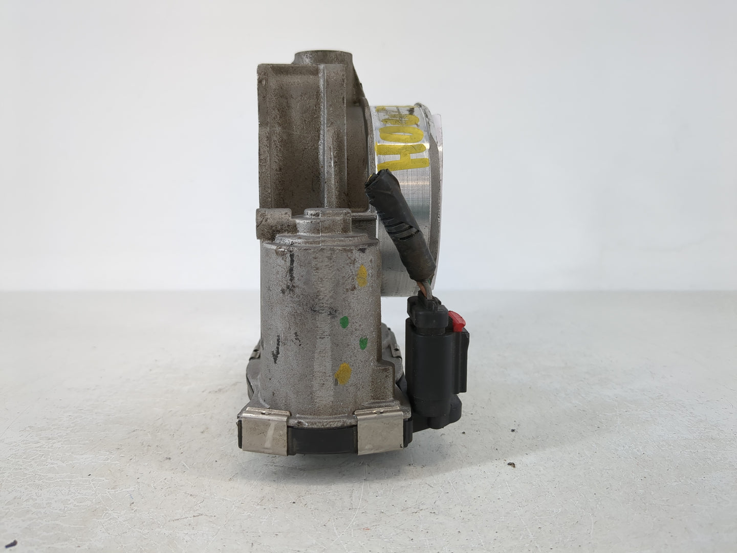 2017-2022 Chevrolet Traverse Throttle Body P/N:12632172BA Fits Fits 2012 2013 2014 2015 2016 2017 2018 2019 2020 2021 2022 OEM Used Auto Parts - Oemusedautoparts1.com