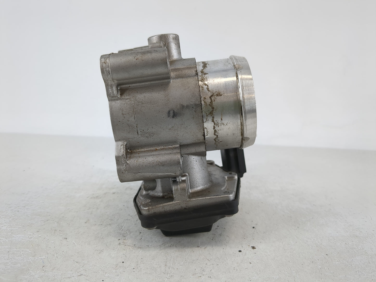 2014-2020 Ford Fusion Throttle Body P/N:DS7G-9F991-CA Fits Fits 2014 2015 2016 2017 2018 2019 2020 OEM Used Auto Parts