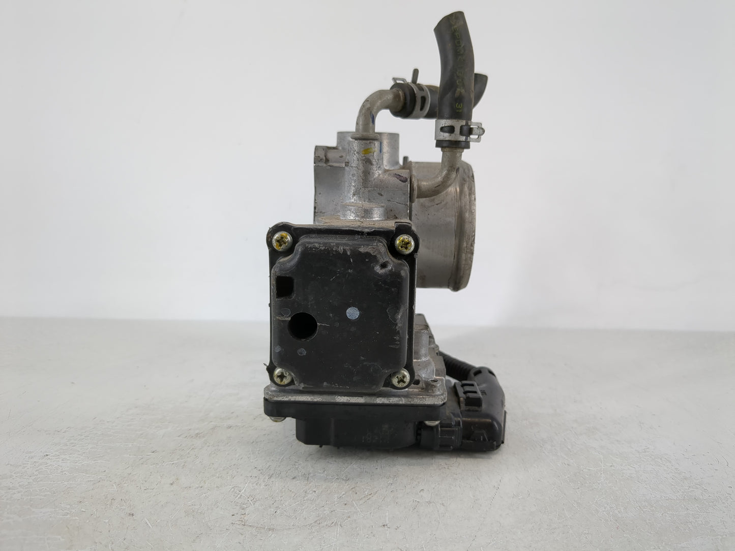 2016-2022 Honda Civic Throttle Body P/N:M222858562707 Fits Fits 2016 2017 2018 2019 2020 2021 2022 OEM Used Auto Parts - Oemusedautoparts1.com