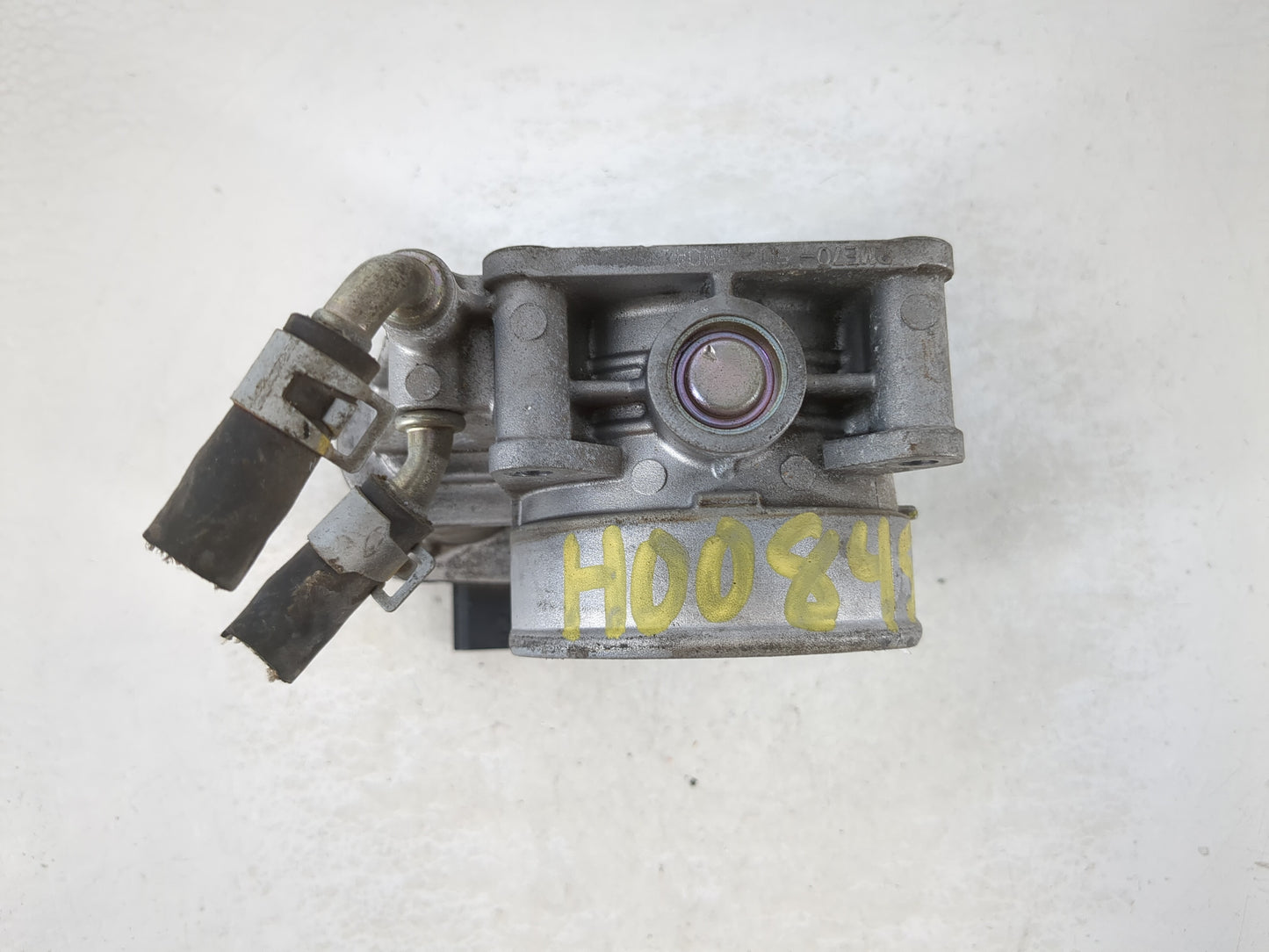 2015-2016 Nissan Pathfinder Throttle Body P/N:RME70-50 Fits Fits 2015 2016 2017 2018 2019 2020 2021 2022 OEM Used Auto Parts - Oemusedautoparts1.com