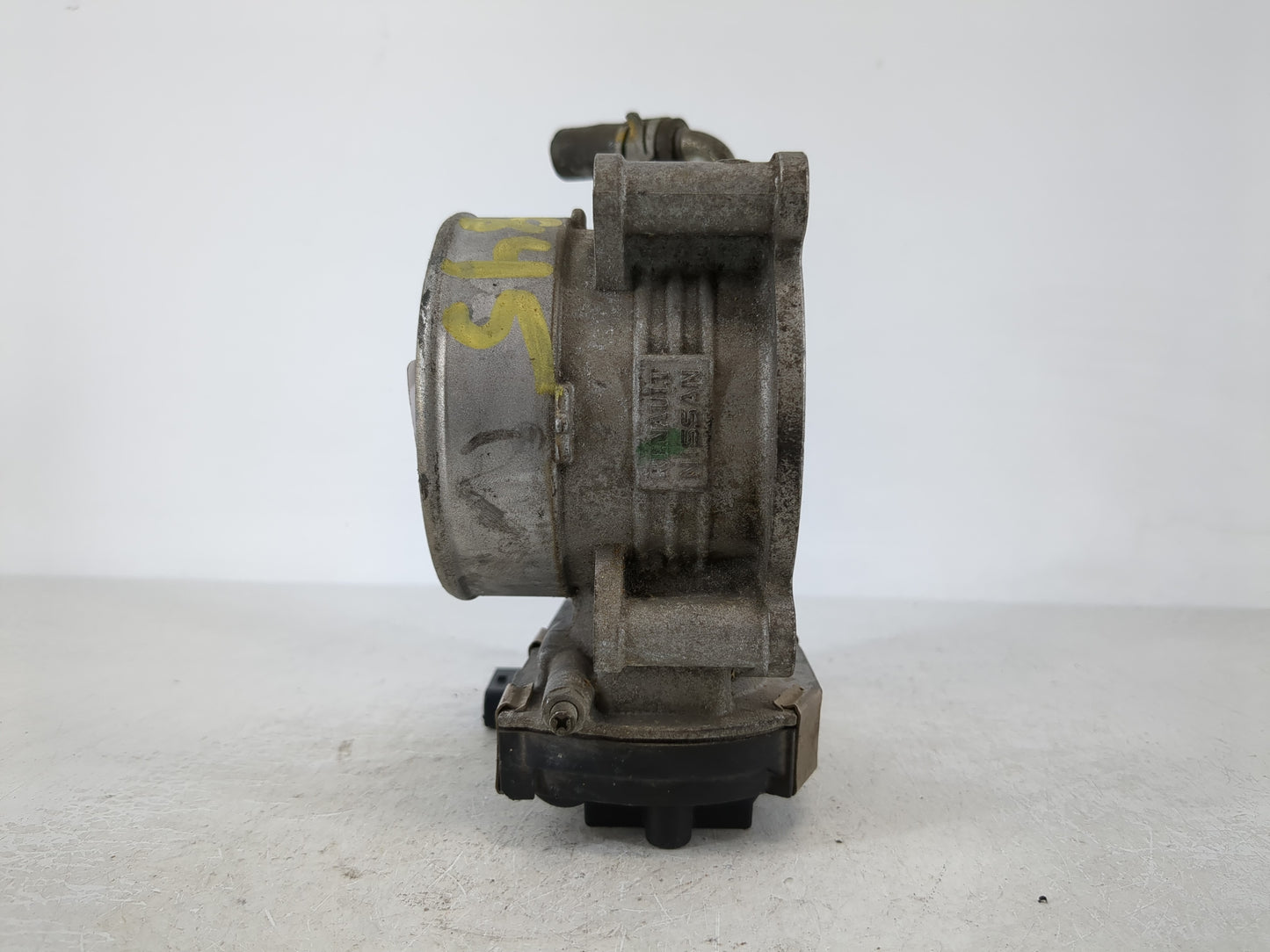 2015-2016 Nissan Pathfinder Throttle Body P/N:RME70-50 Fits Fits 2015 2016 2017 2018 2019 2020 2021 2022 OEM Used Auto Parts - Oemusedautoparts1.com