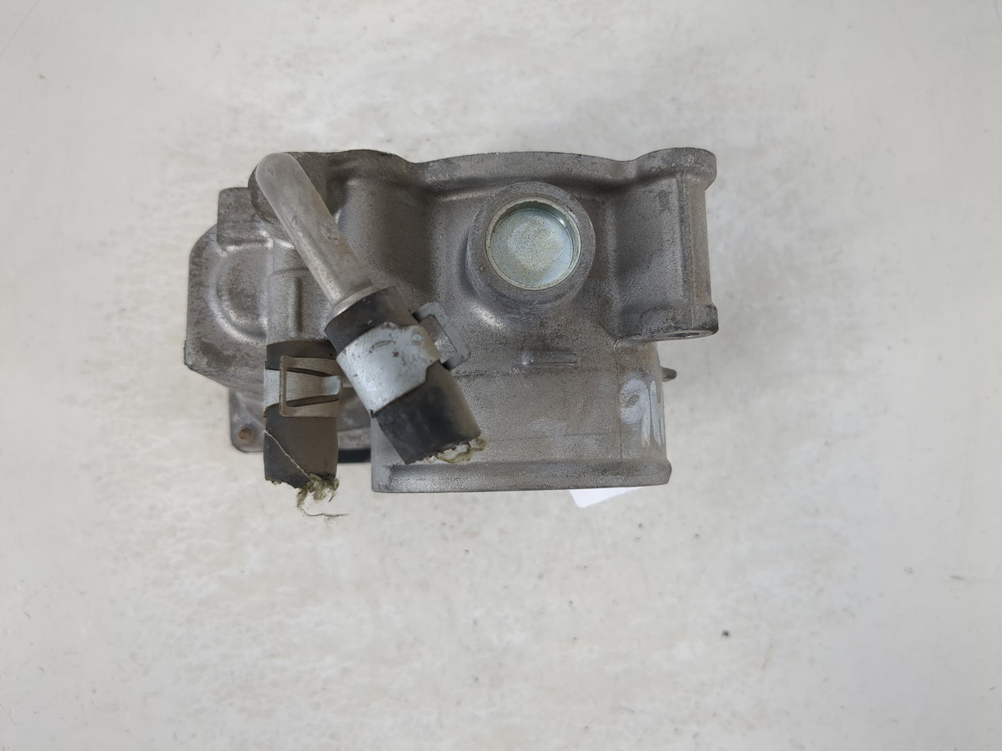 2017-2018 Nissan Rogue Sport Throttle Body P/N:4BA60-01 E Fits Fits 2017 2018 OEM Used Auto Parts - Oemusedautoparts1.com