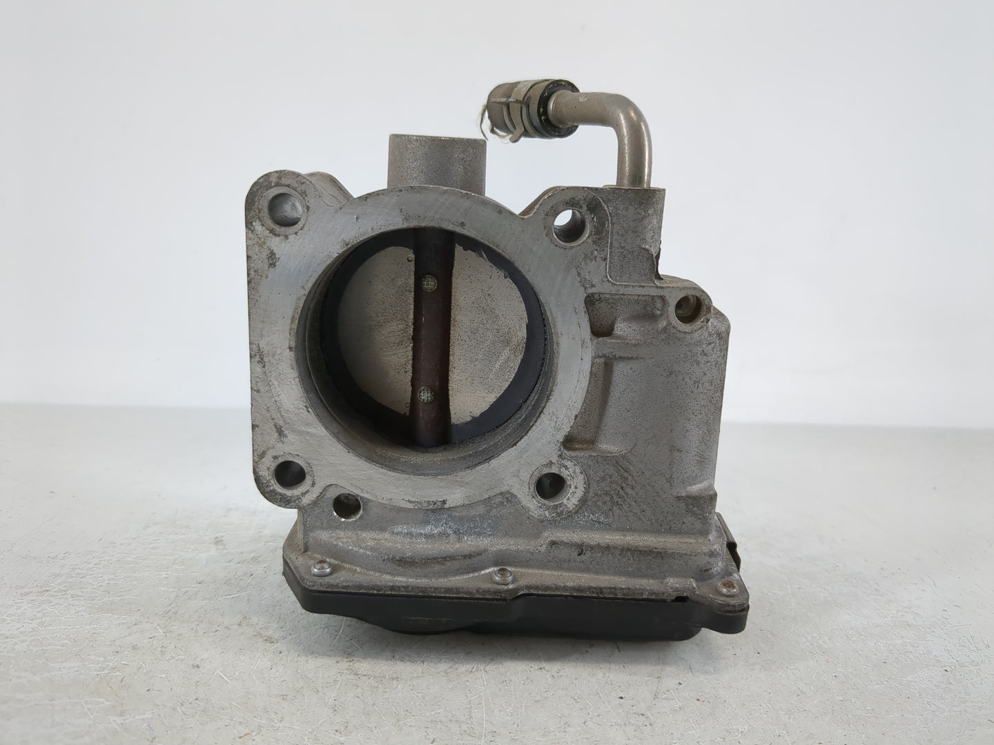 2017-2018 Nissan Rogue Sport Throttle Body P/N:4BA60-01 E Fits Fits 2017 2018 OEM Used Auto Parts - Oemusedautoparts1.com