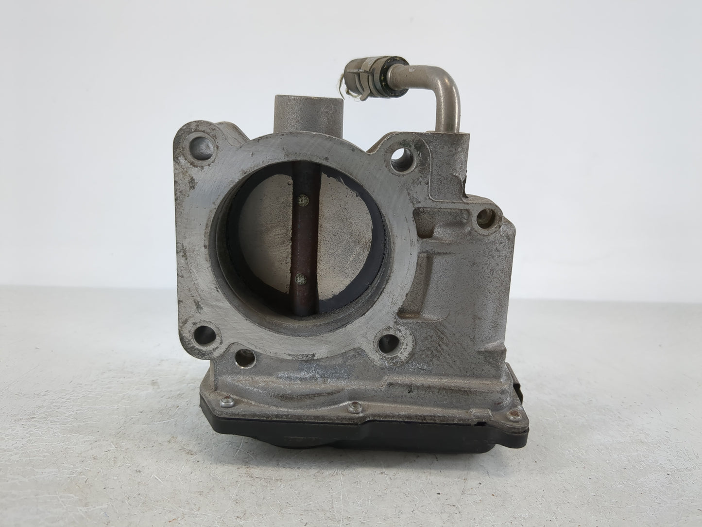 2017-2018 Nissan Rogue Sport Throttle Body P/N:4BA60-01 E Fits Fits 2017 2018 OEM Used Auto Parts - Oemusedautoparts1.com