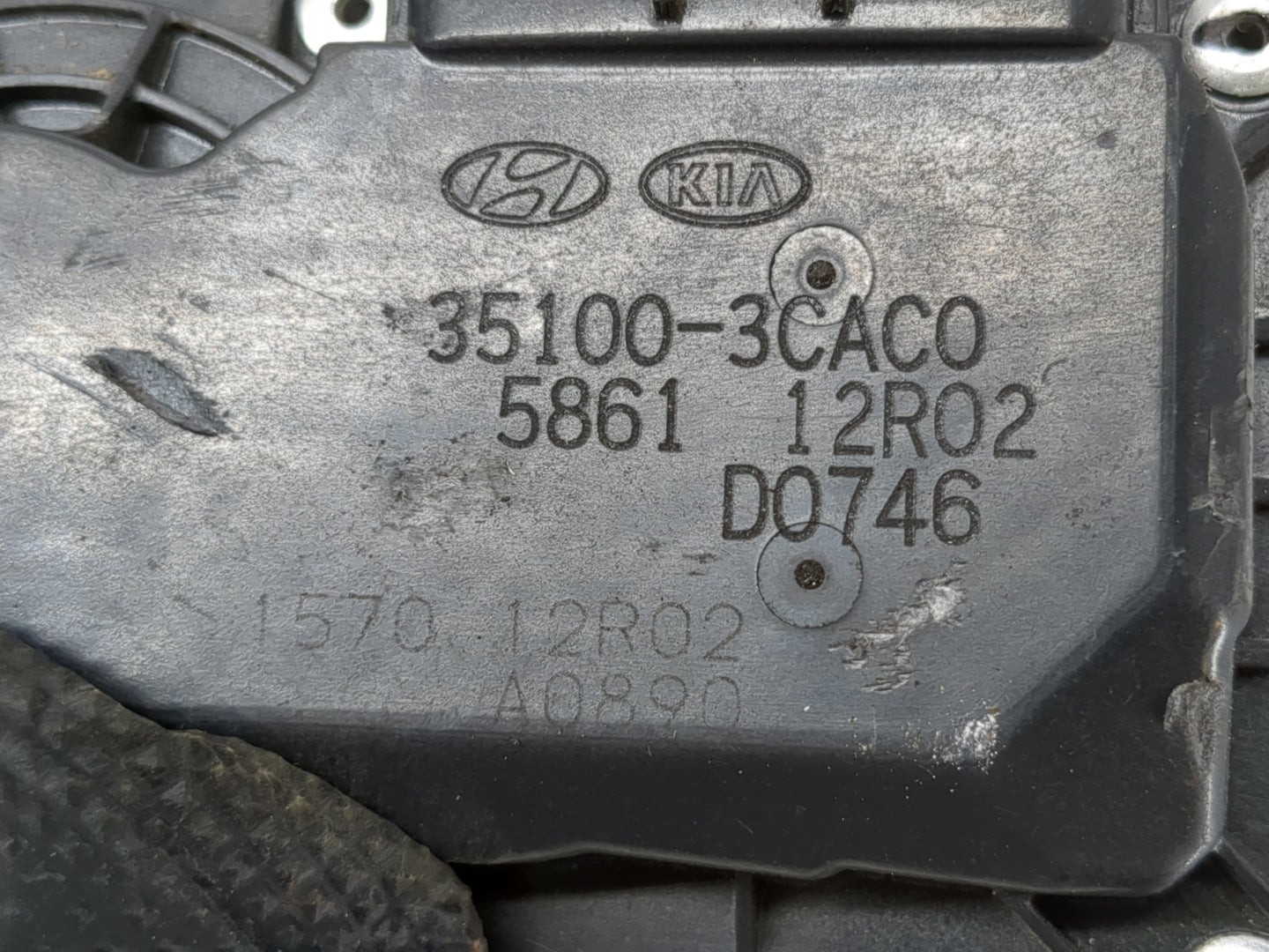 2015-2016 Hyundai Genesis Throttle Body P/N:355100-3CAC0 Fits Fits 2015 2016 2017 OEM Used Auto Parts - Oemusedautoparts1.com