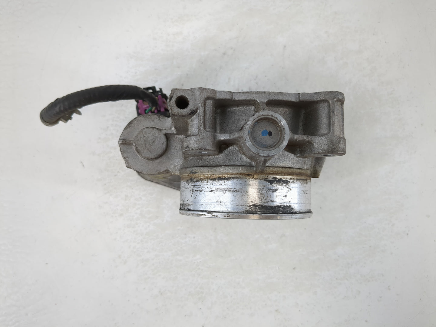 2010 Buick Lacrosse Throttle Body P/N:3009 AA 994AA Fits Fits 2007 2008 2009 2011 2012 OEM Used Auto Parts - Oemusedautoparts1.com