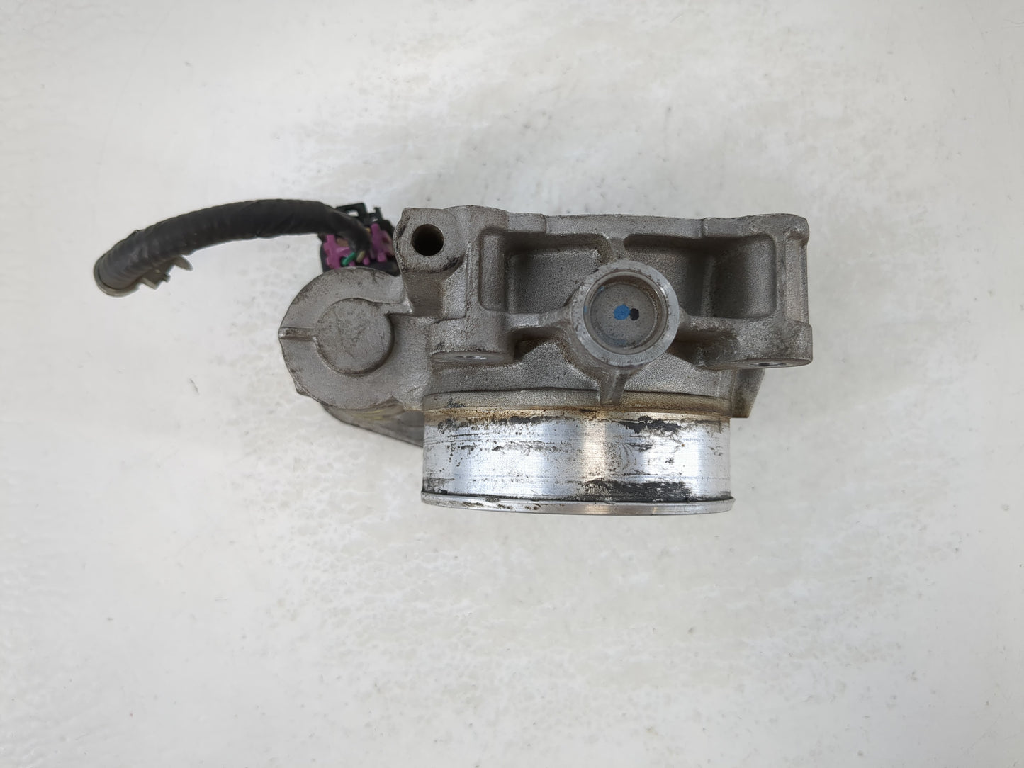2010 Buick Lacrosse Throttle Body P/N:3009 AA 994AA Fits Fits 2007 2008 2009 2011 2012 OEM Used Auto Parts - Oemusedautoparts1.com