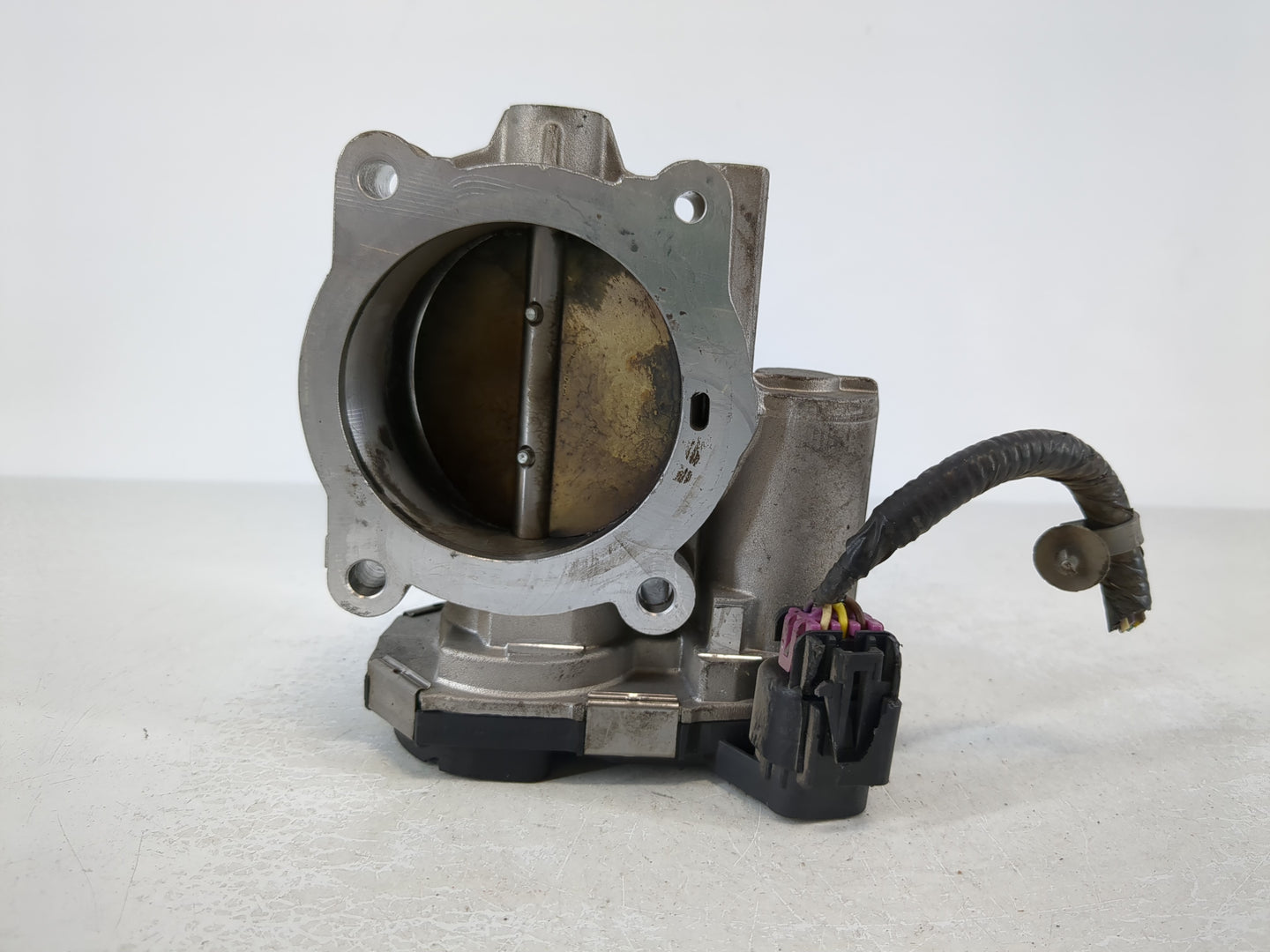 2010 Buick Lacrosse Throttle Body P/N:3009 AA 994AA Fits Fits 2007 2008 2009 2011 2012 OEM Used Auto Parts - Oemusedautoparts1.com
