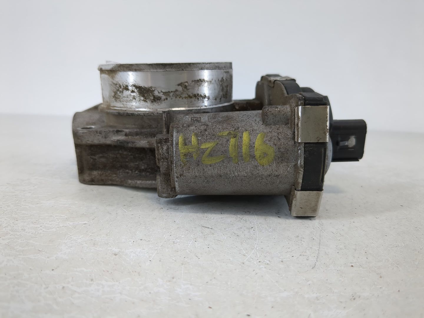 2014-2022 Chevrolet Silverado 1500 Throttle Body P/N:12676296AA Fits Fits 2014 2015 2016 2017 2018 2019 2020 2021 2022 OEM Used Auto Parts - Oemusedautoparts1.com