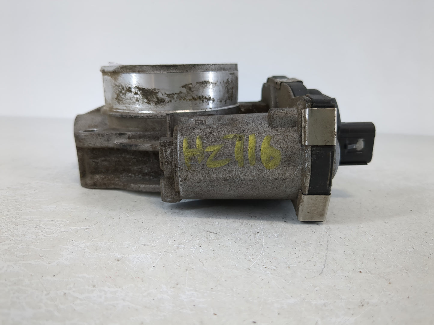 2014-2022 Chevrolet Silverado 1500 Throttle Body P/N:12676296AA Fits Fits 2014 2015 2016 2017 2018 2019 2020 2021 2022 OEM Used Auto Parts - Oemusedautoparts1.com