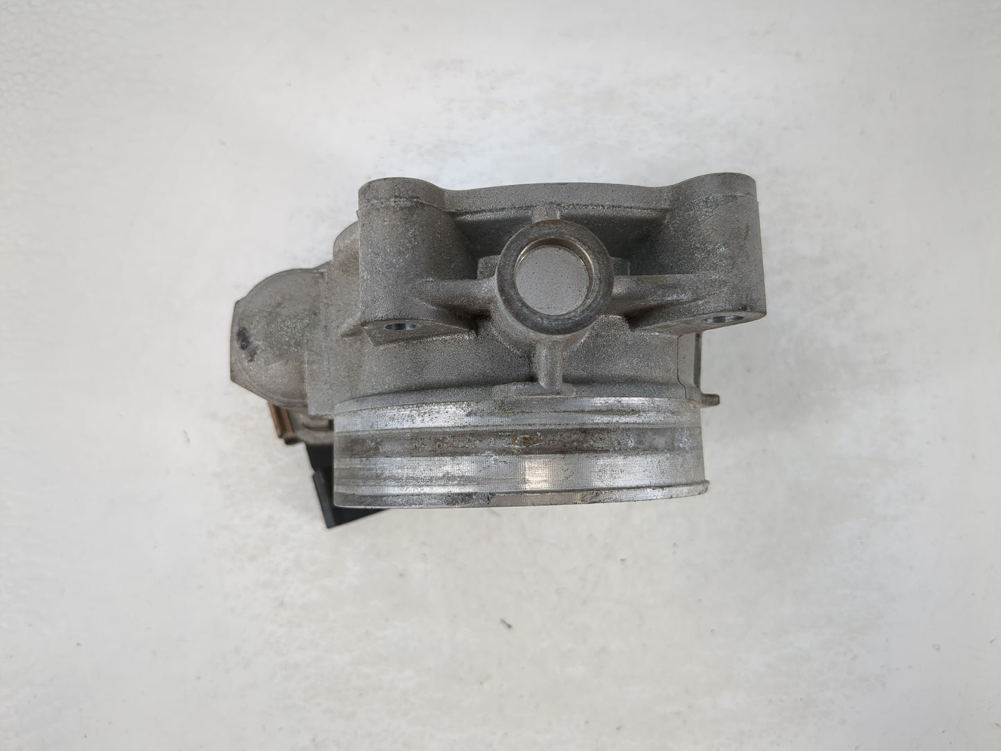 2006-2011 Cadillac Dts Throttle Body P/N:RME87-2A Fits Fits 2006 2007 2008 2009 2010 2011 OEM Used Auto Parts - Oemusedautoparts1.com