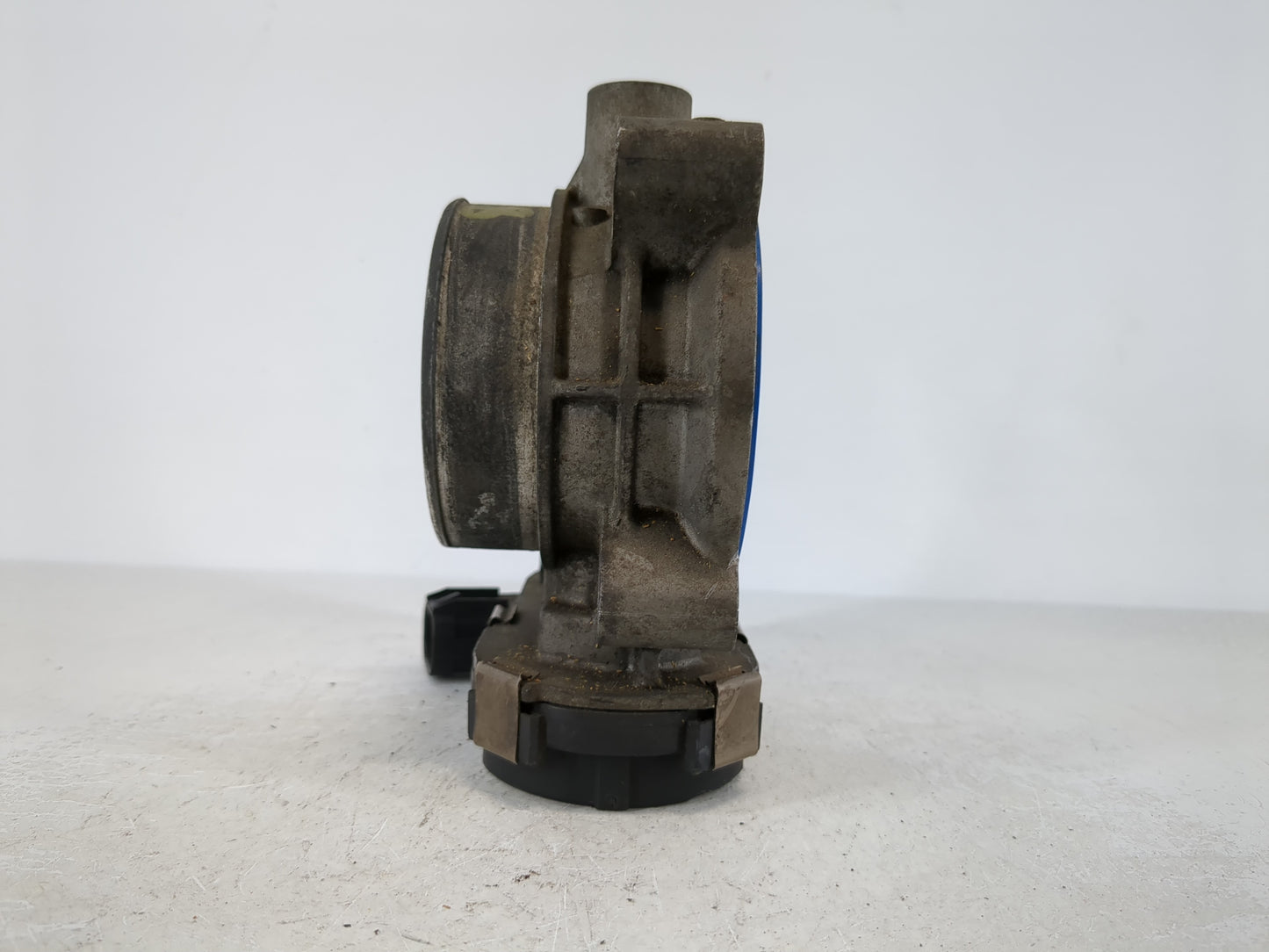 2006-2007 Chevrolet Monte Carlo Throttle Body P/N:RME72-1 12577029 Fits Fits 2006 2007 2008 2009 2010 2011 OEM Used Auto Parts - Oemusedautoparts1.com