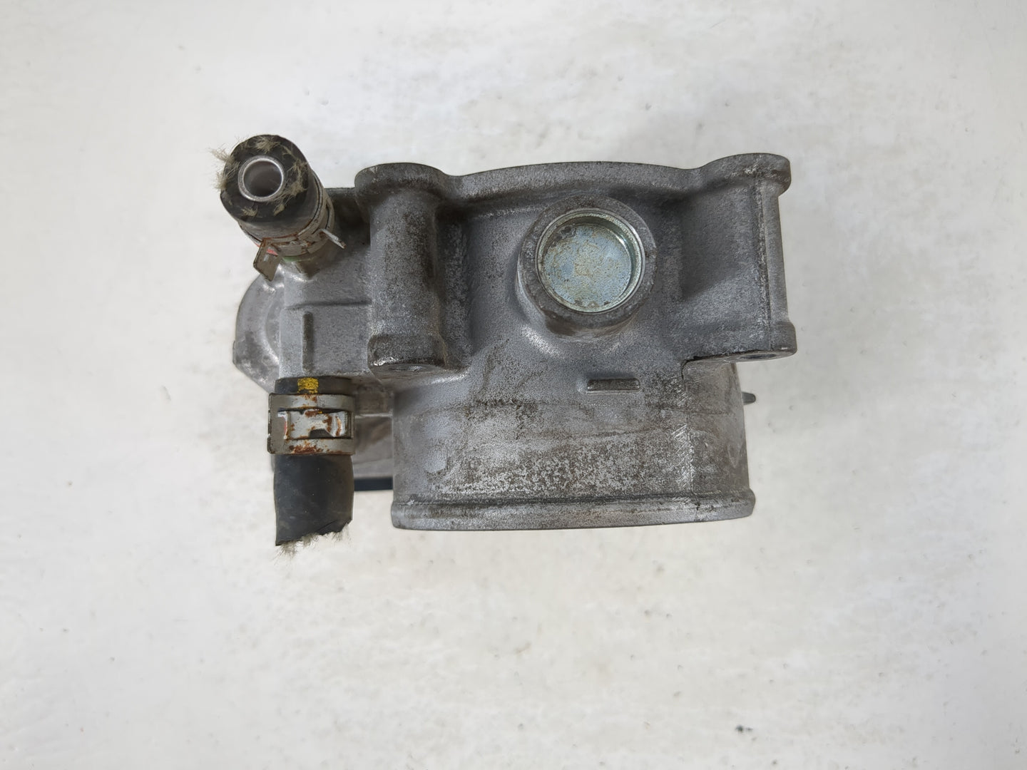 2017-2020 Toyota Sienna Throttle Body P/N:22030-0P060 Fits Fits 2016 2017 2018 2019 2020 2021 2022 OEM Used Auto Parts - Oemusedautoparts1.com