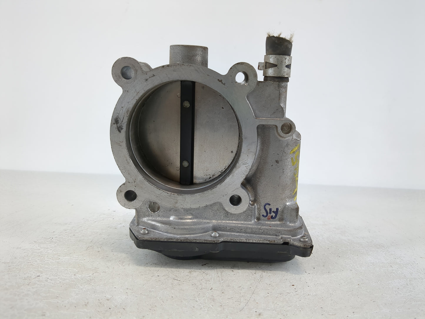2017-2020 Toyota Sienna Throttle Body P/N:22030-0P060 Fits Fits 2016 2017 2018 2019 2020 2021 2022 OEM Used Auto Parts - Oemusedautoparts1.com