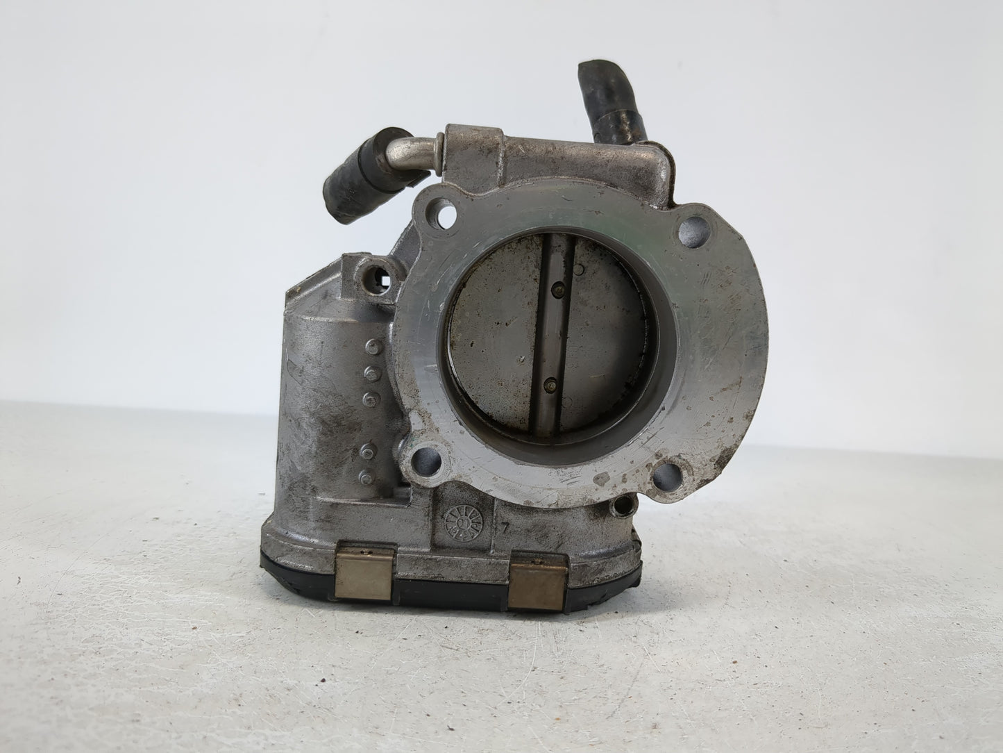2011-2015 Hyundai Sonata Throttle Body P/N:355100-2G800 Fits Fits 2011 2012 2013 2014 2015 2016 OEM Used Auto Parts - Oemusedautoparts1.com