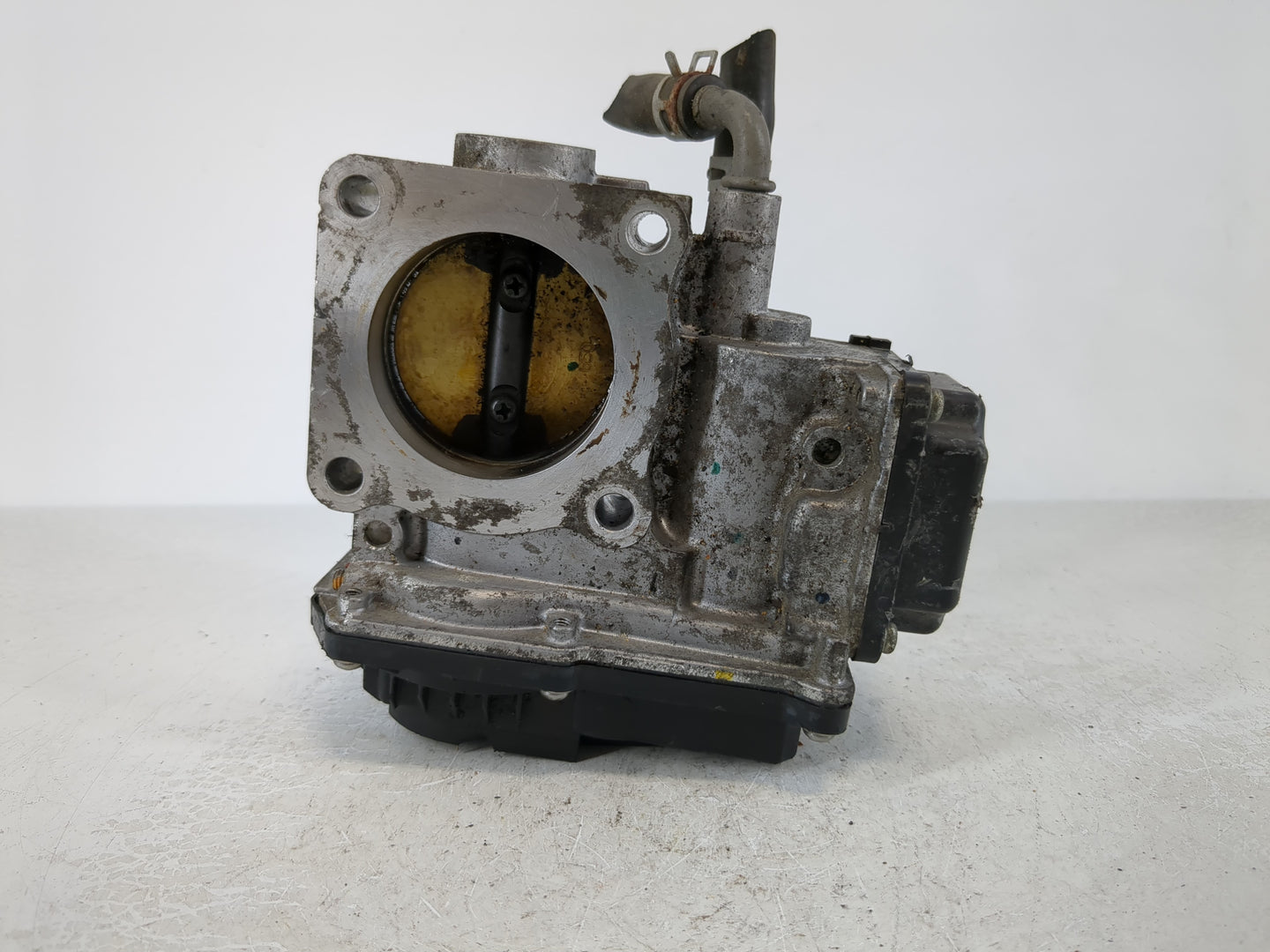 2016-2022 Honda Civic Throttle Body P/N:M00310 GMG9A Fits Fits 2016 2017 2018 2019 2020 2021 2022 OEM Used Auto Parts - Oemusedautoparts1.com