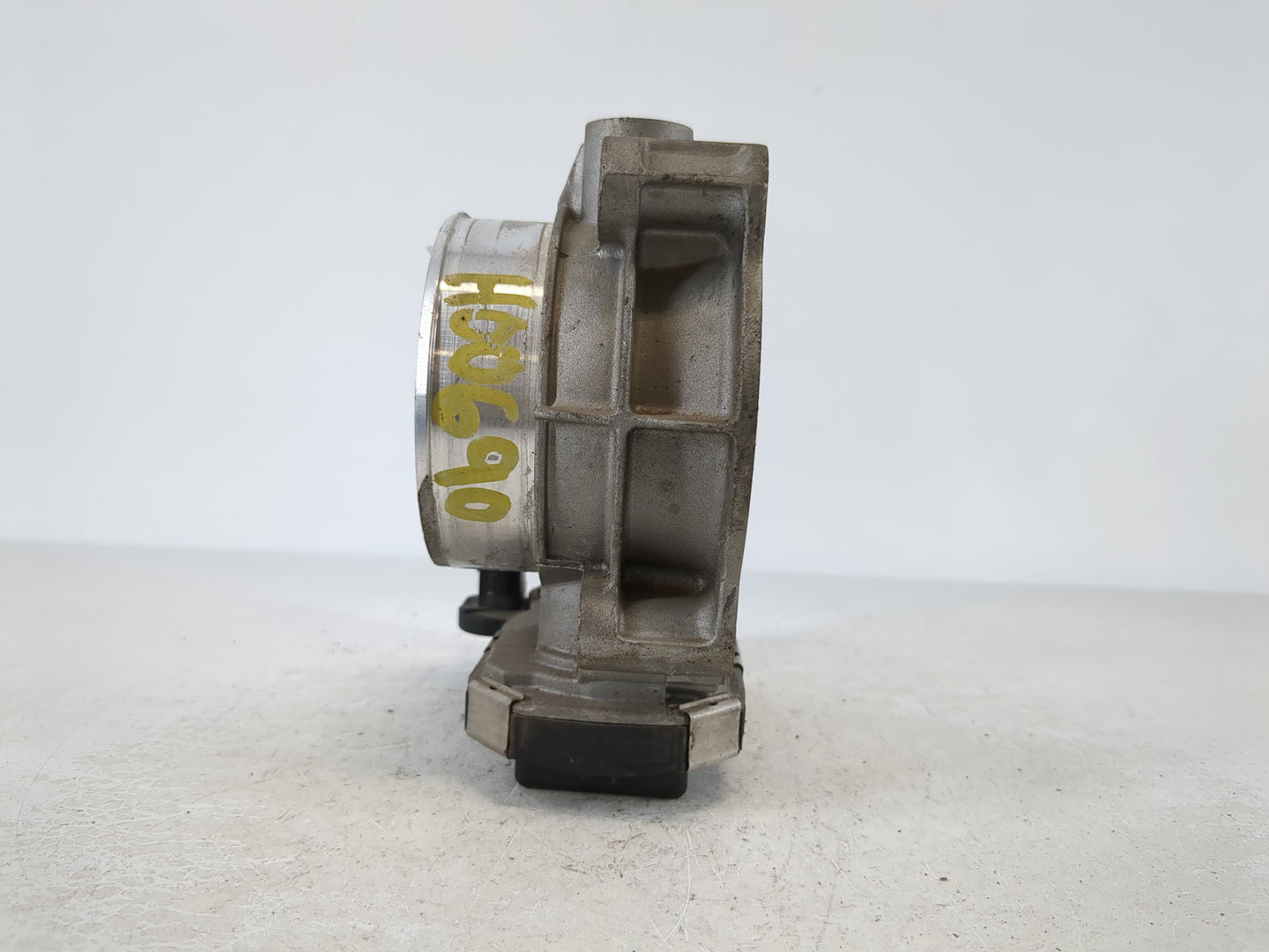 2017-2022 Chevrolet Traverse Throttle Body P/N:12632172BA Fits Fits 2012 2013 2014 2015 2016 2017 2018 2019 2020 2021 2022 OEM Used Auto Parts - Oemusedautoparts1.com