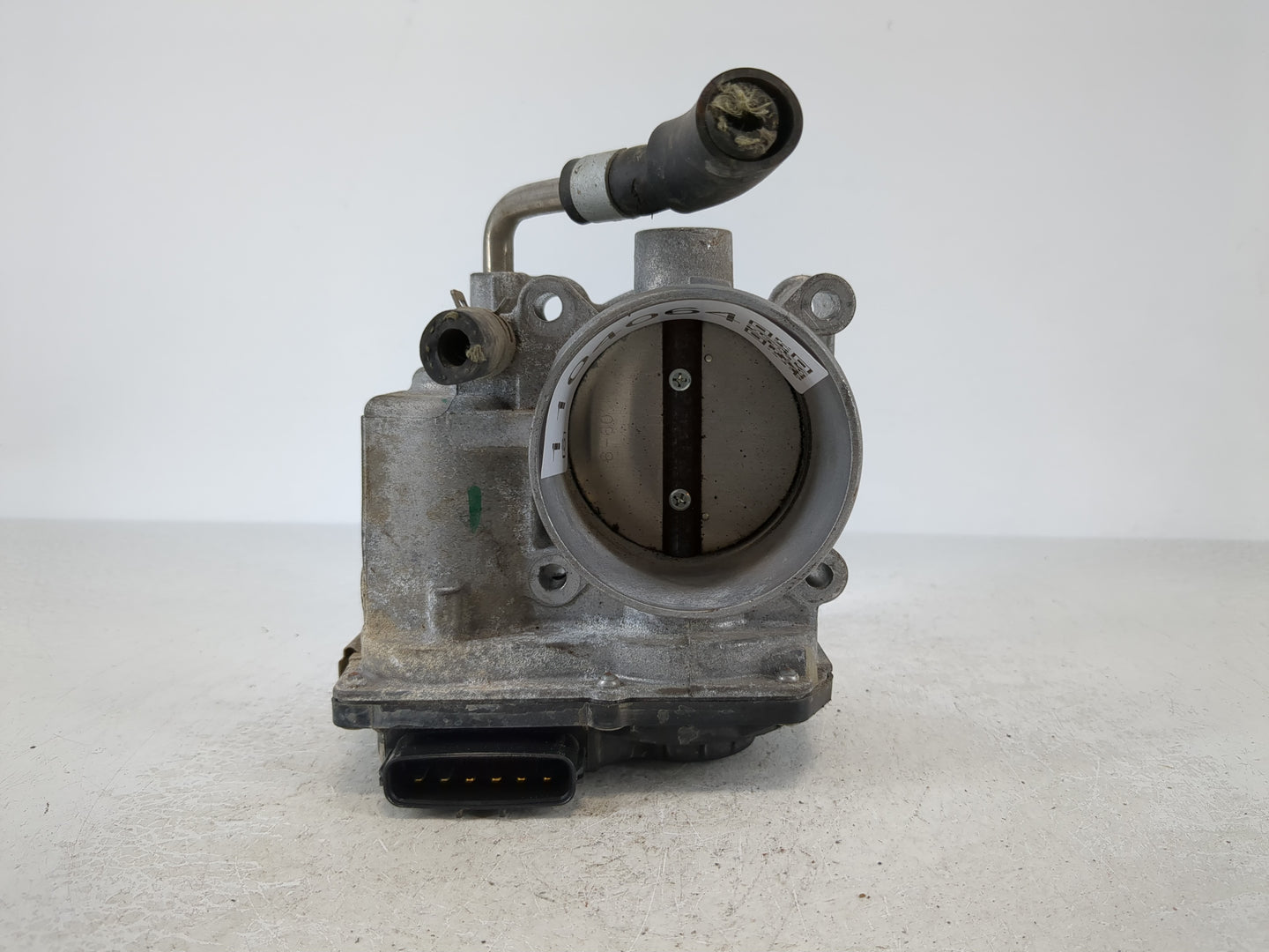 2017-2018 Nissan Rogue Sport Throttle Body P/N:4BA60-01 E Fits Fits 2017 2018 OEM Used Auto Parts - Oemusedautoparts1.com