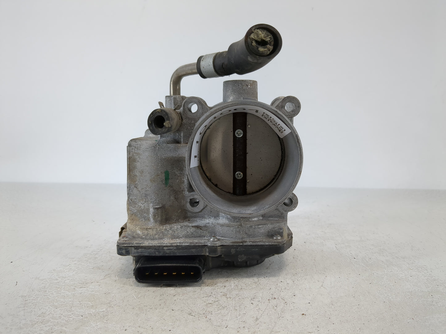 2017-2018 Nissan Rogue Sport Throttle Body P/N:4BA60-01 E Fits Fits 2017 2018 OEM Used Auto Parts - Oemusedautoparts1.com