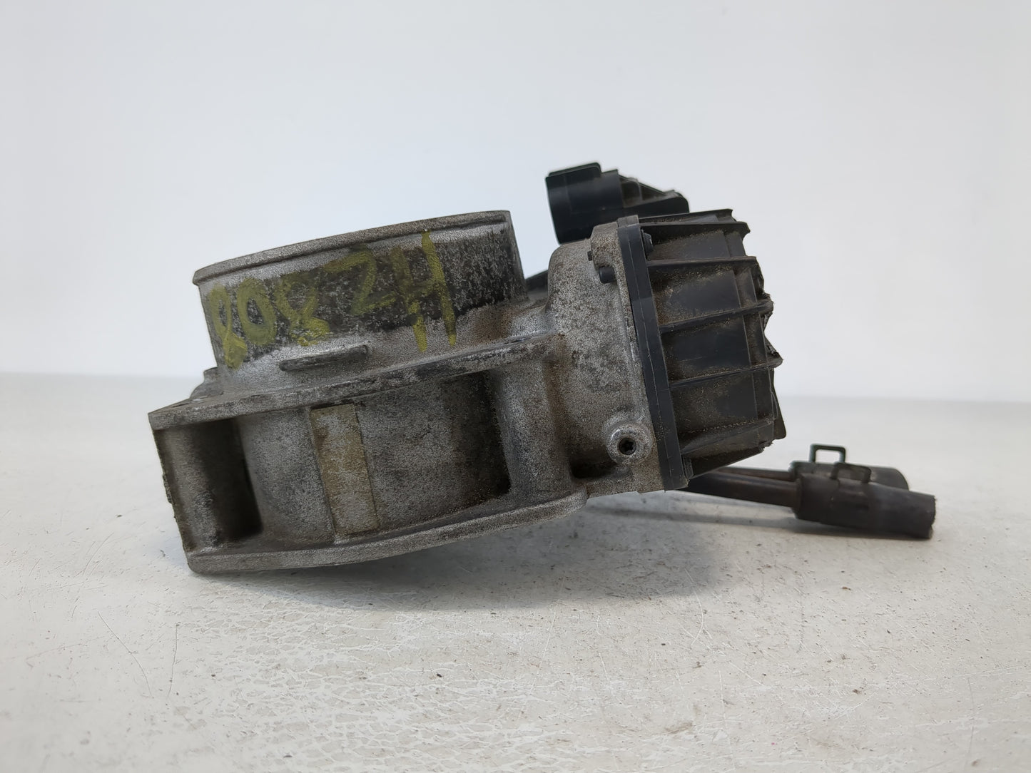 2009-2012 Hyundai Genesis Throttle Body P/N:35100-3C500 Fits Fits 2009 2010 2011 2012 OEM Used Auto Parts