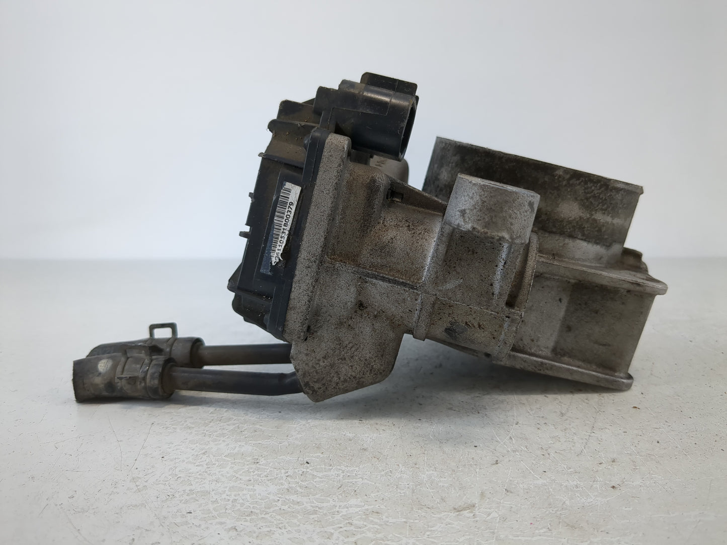 2009-2012 Hyundai Genesis Throttle Body P/N:35100-3C500 Fits Fits 2009 2010 2011 2012 OEM Used Auto Parts